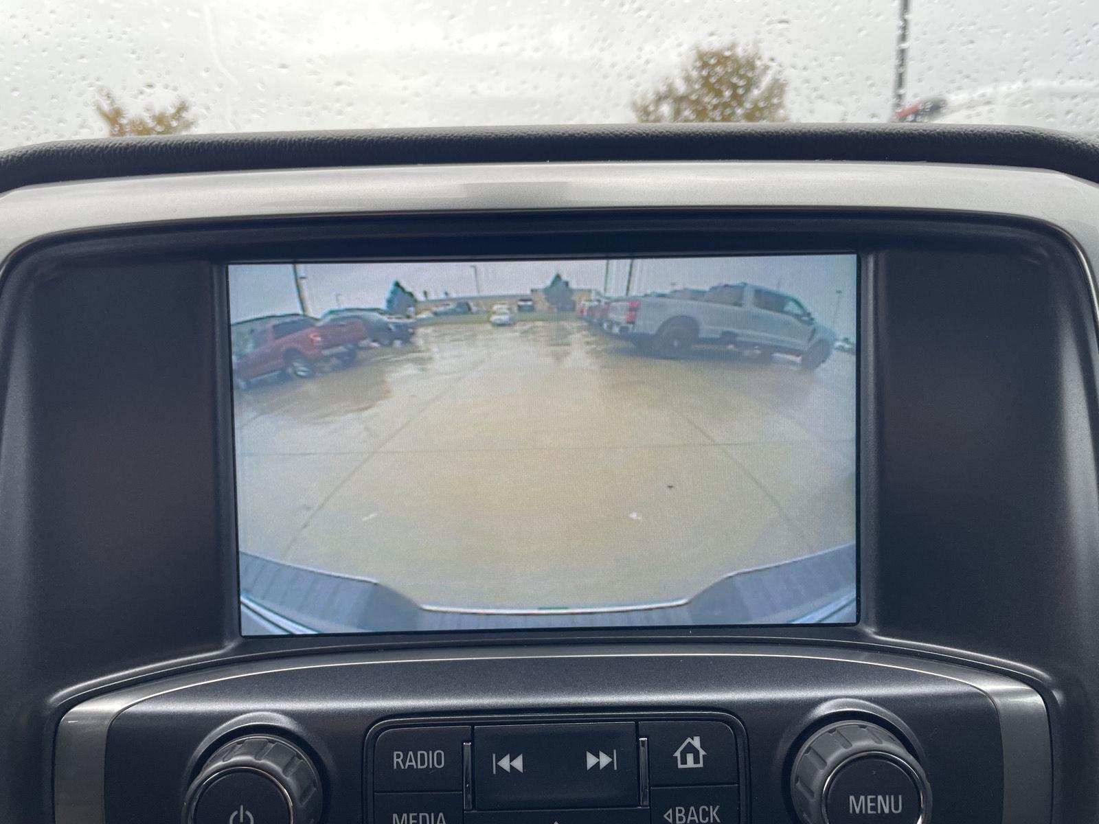 Vehicle photo 23