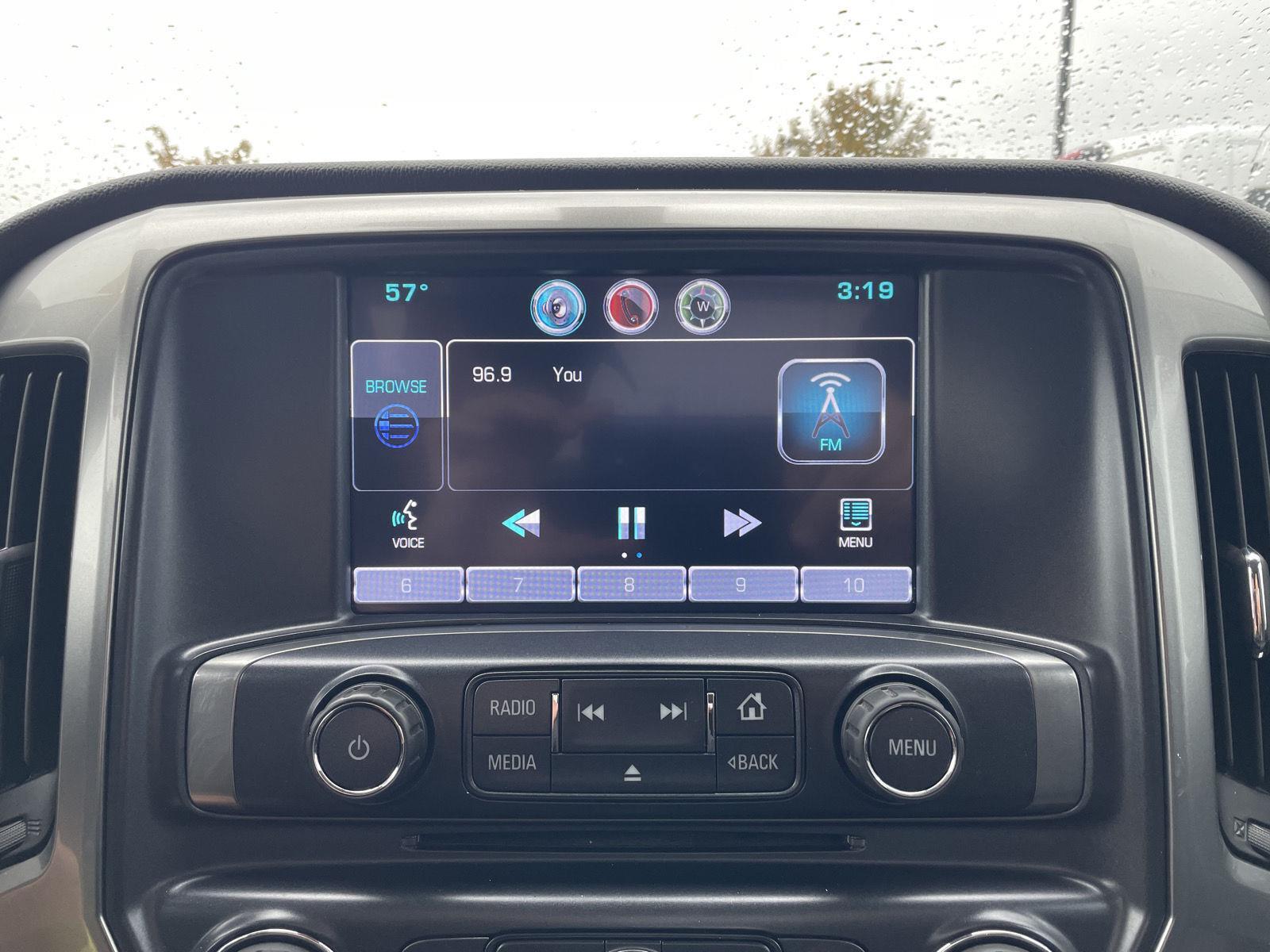 Vehicle photo 24