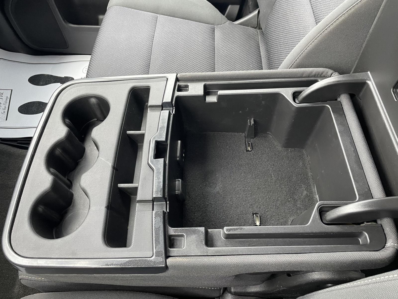 Vehicle photo 29