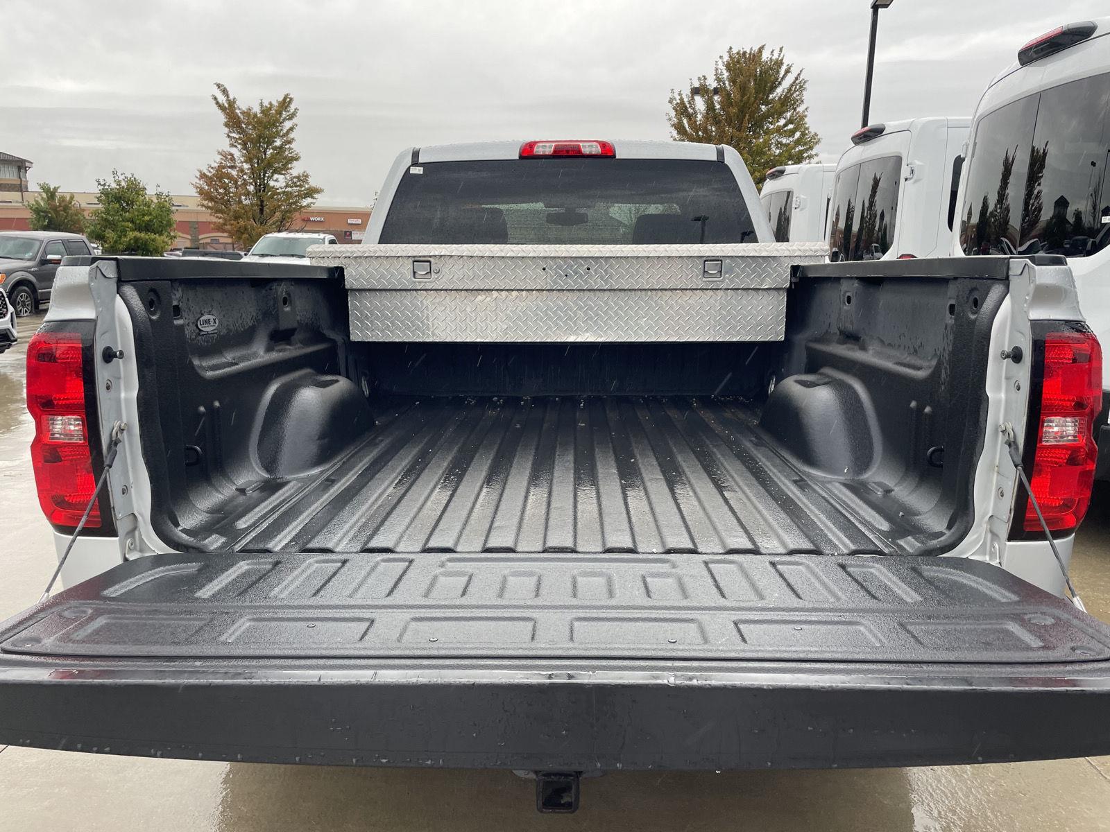 Vehicle photo 33