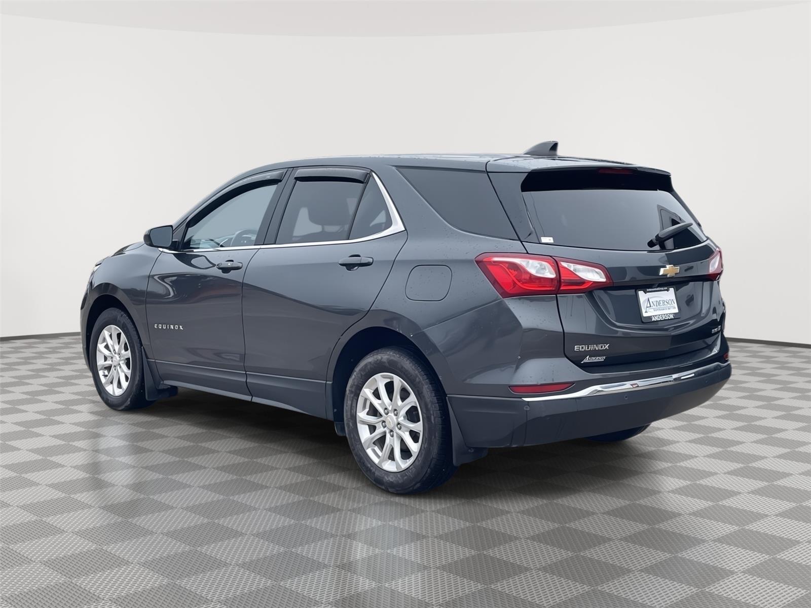 Vehicle photo 9