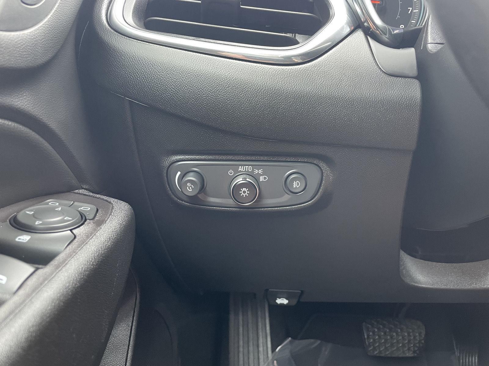 Vehicle photo 16
