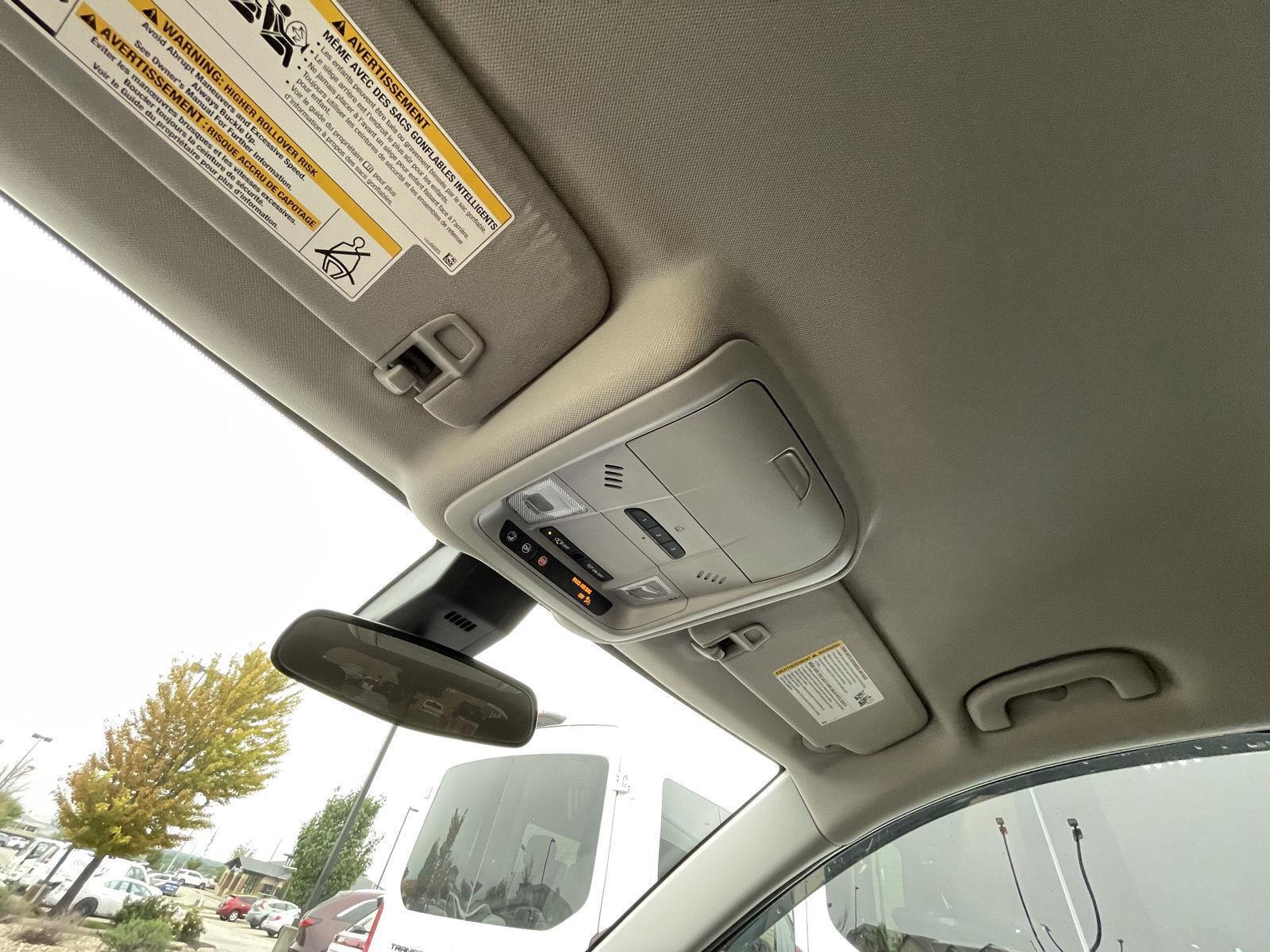 Vehicle photo 20