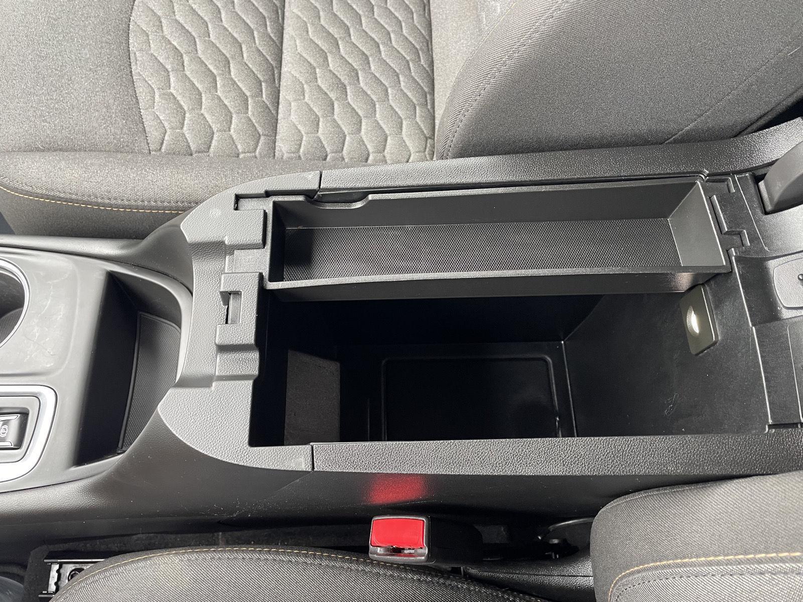 Vehicle photo 30