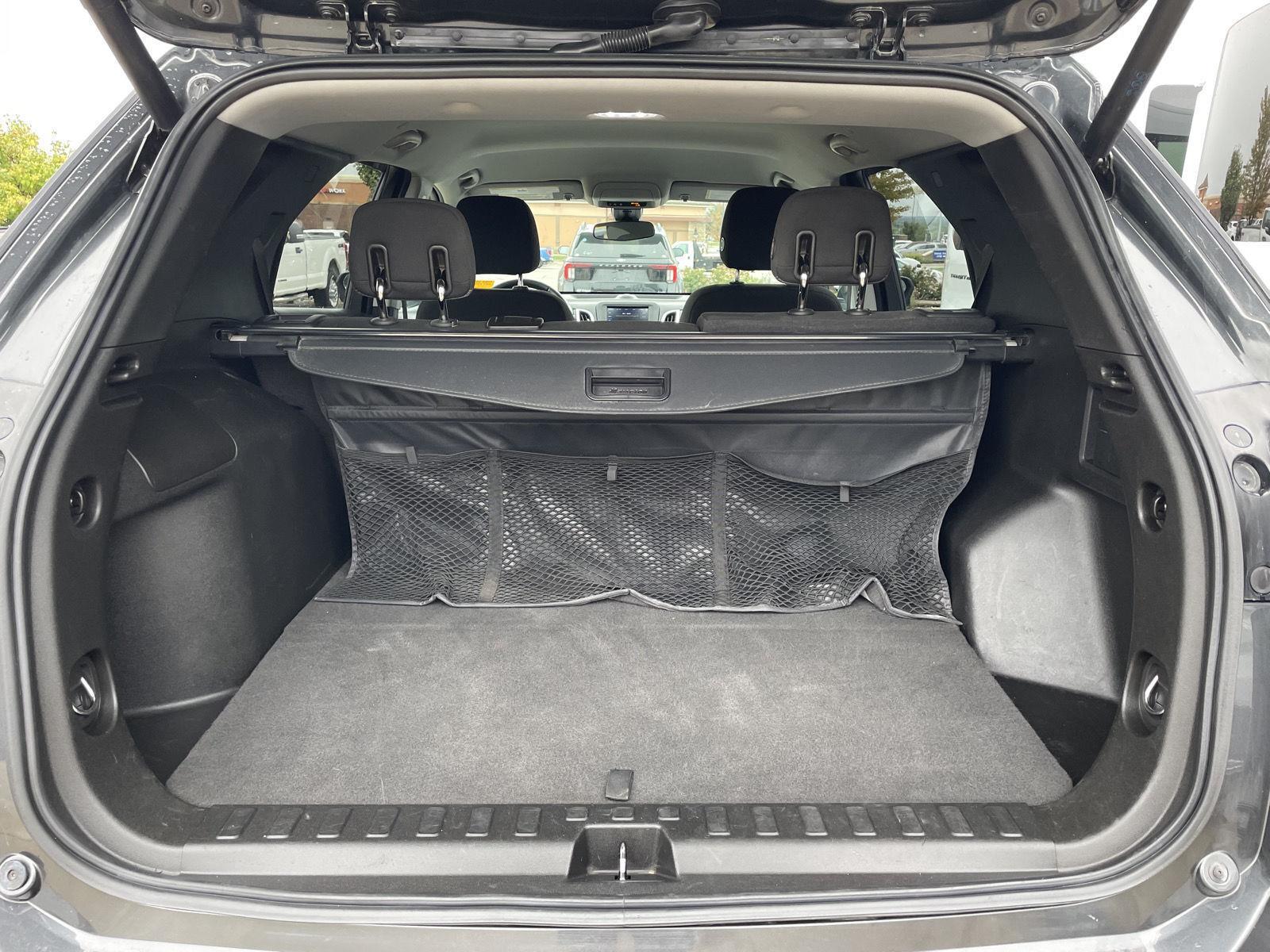 Vehicle photo 34