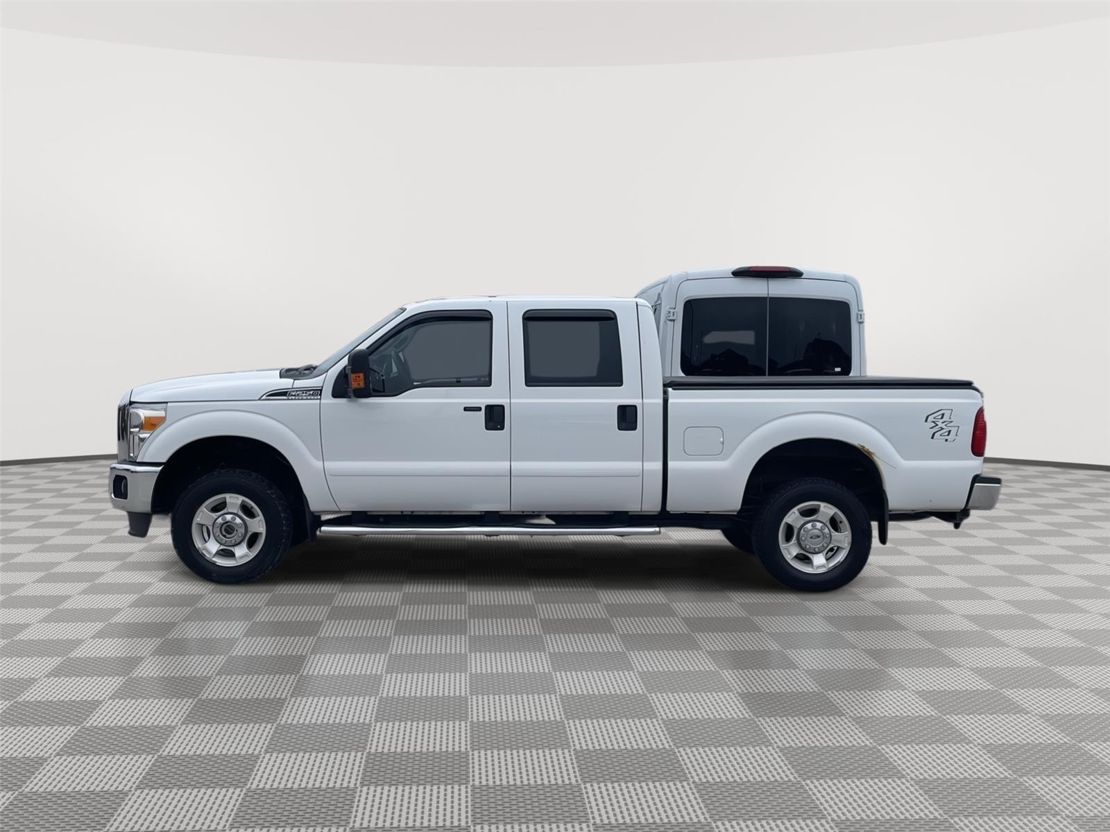Vehicle photo 2