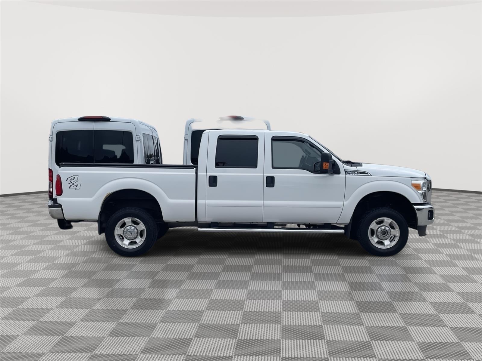 Vehicle photo 6