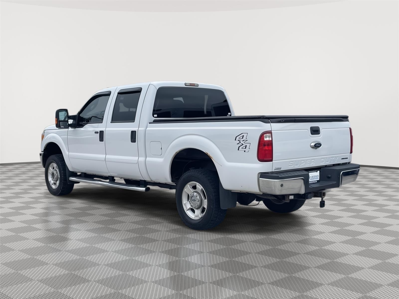 Vehicle photo 9