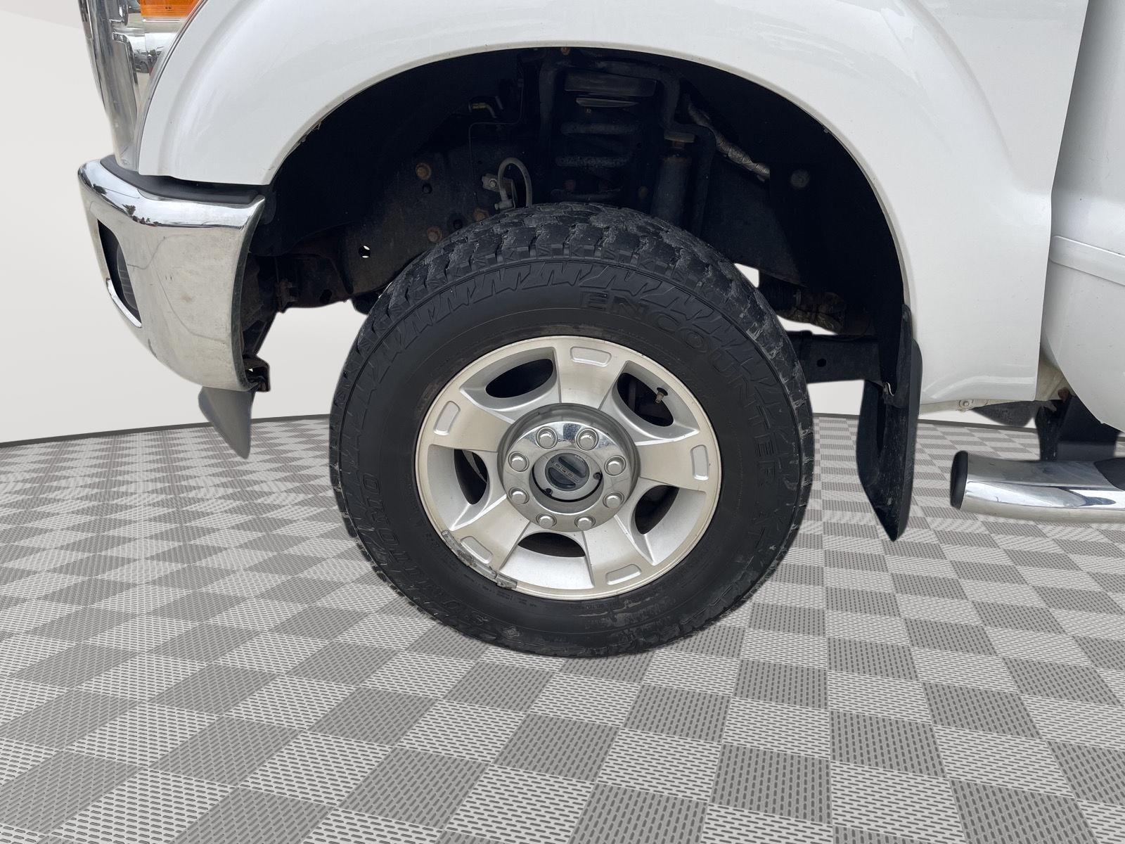 Vehicle photo 10