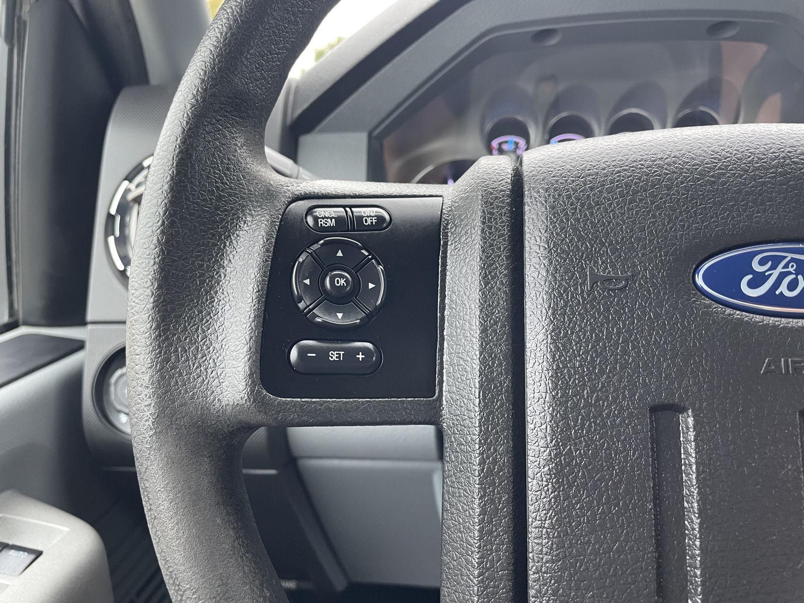 Vehicle photo 12