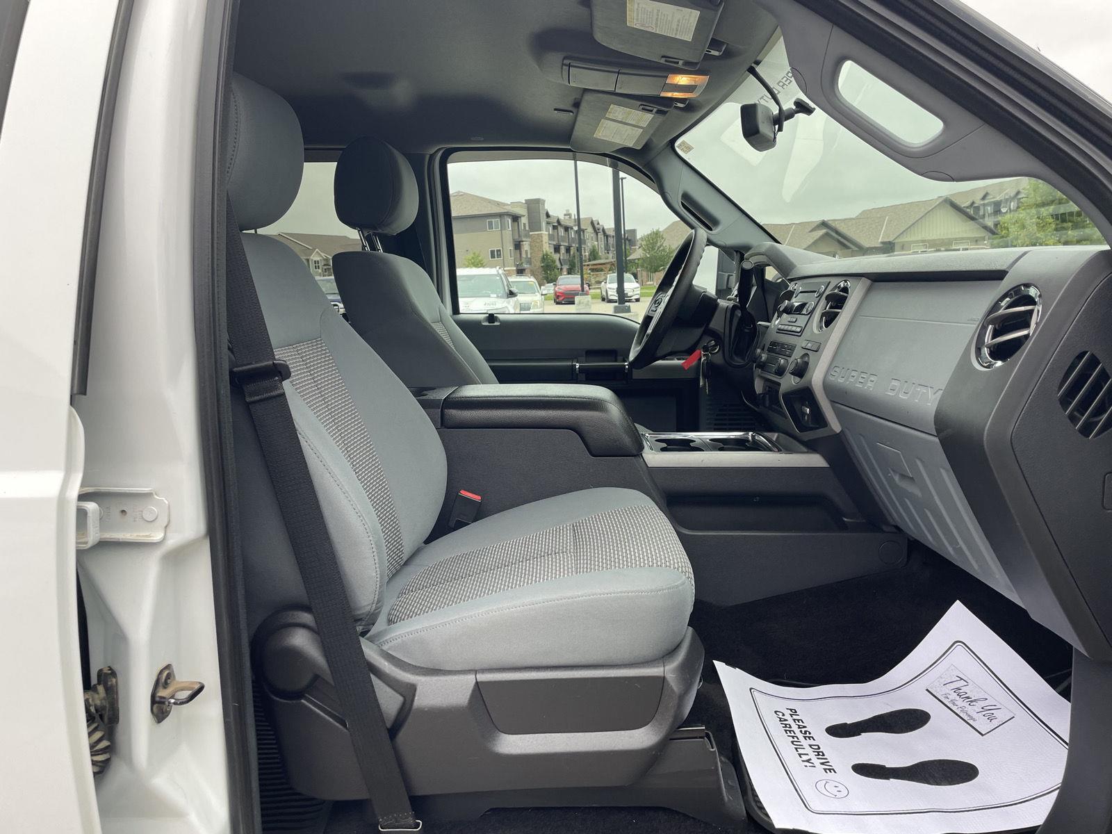 Vehicle photo 18