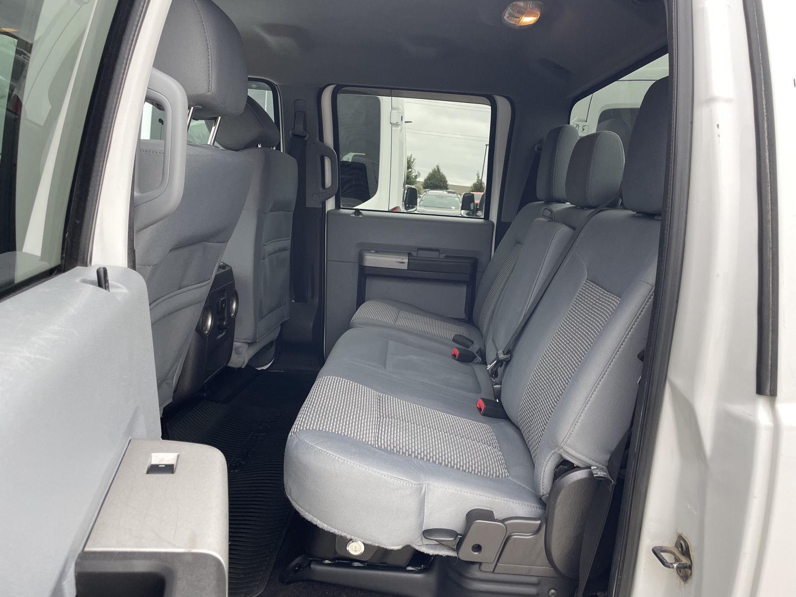 Vehicle photo 19
