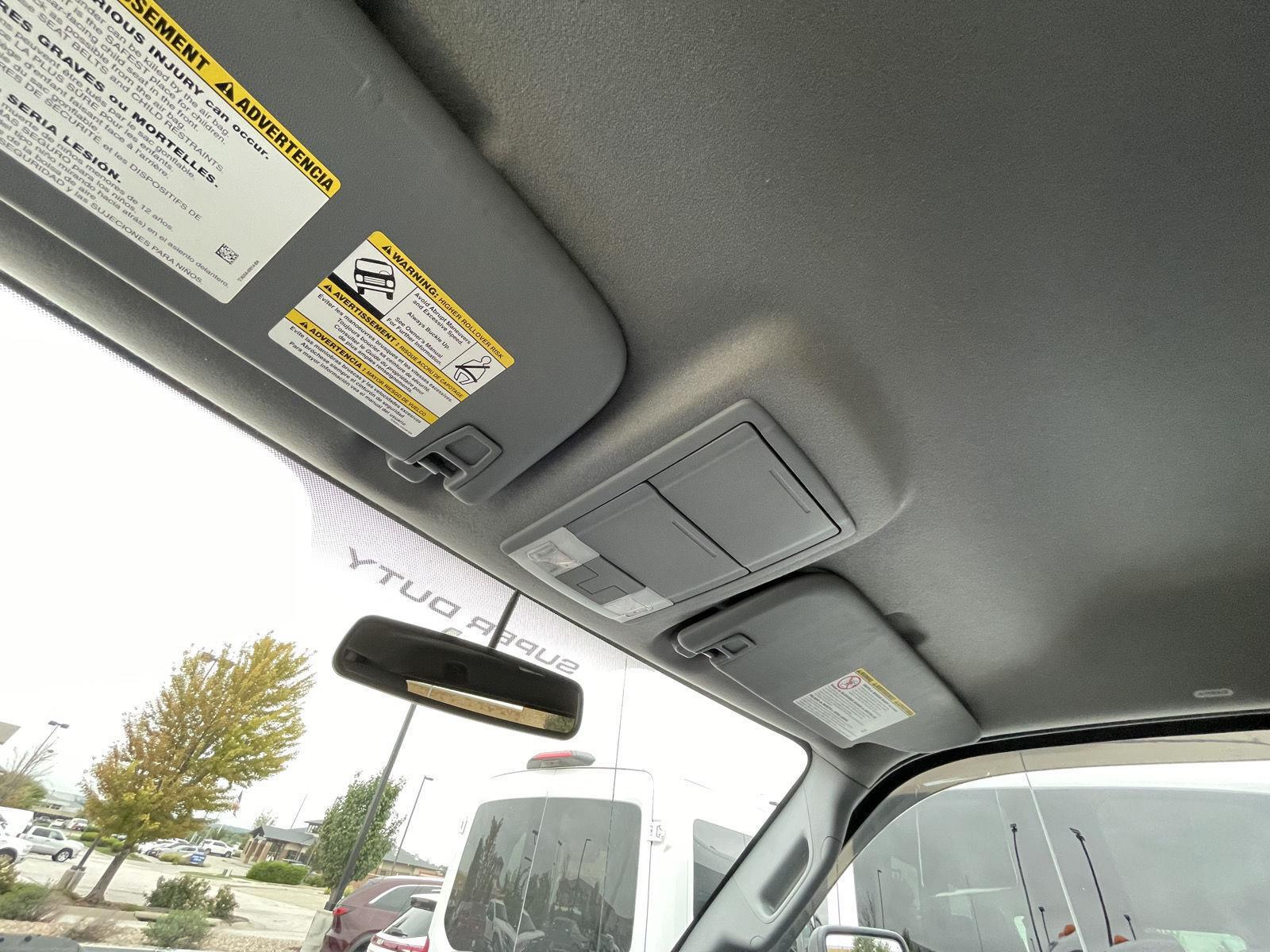 Vehicle photo 20