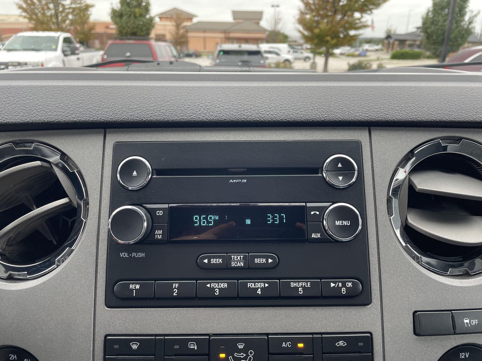 Vehicle photo 23