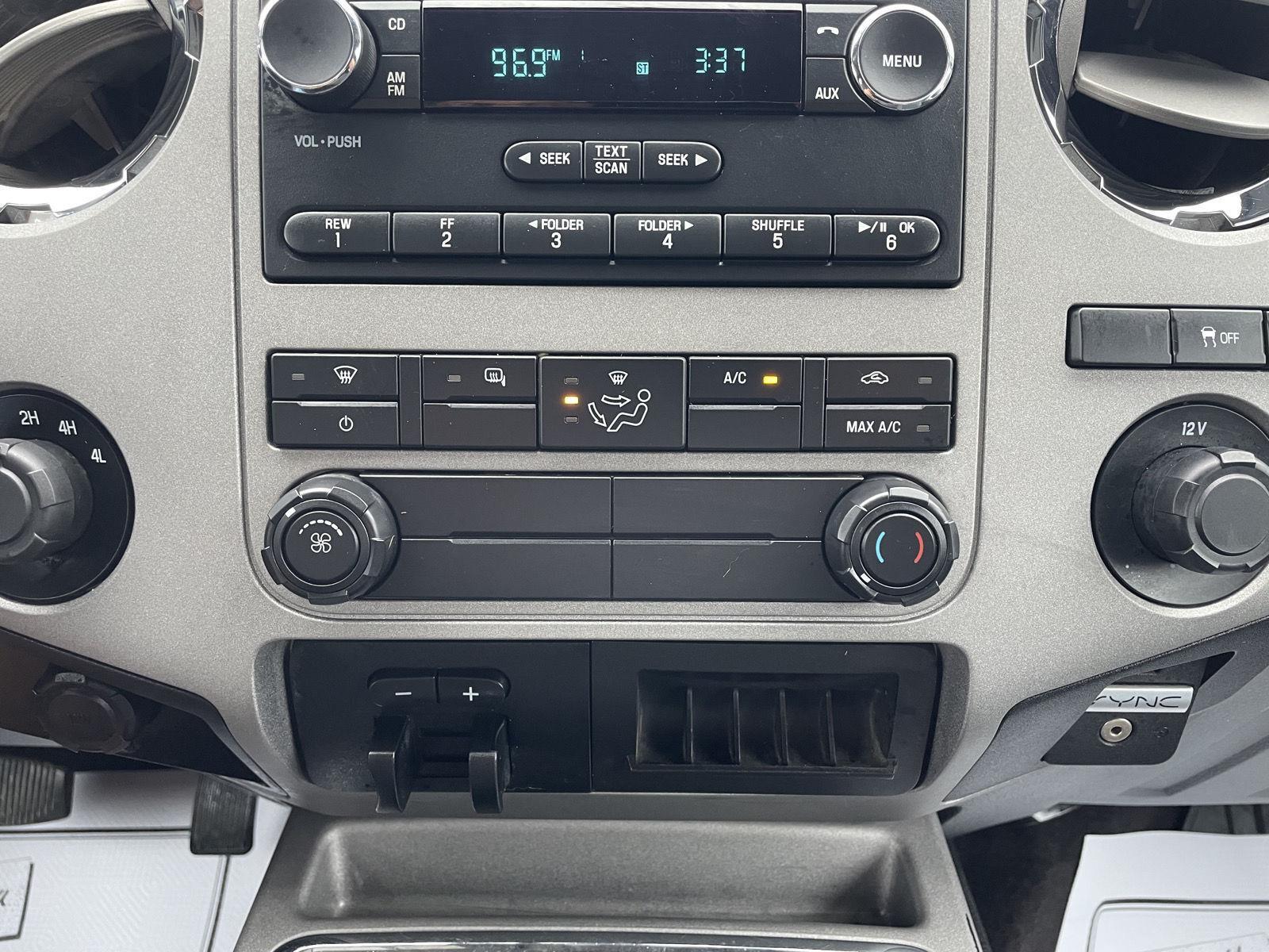 Vehicle photo 24