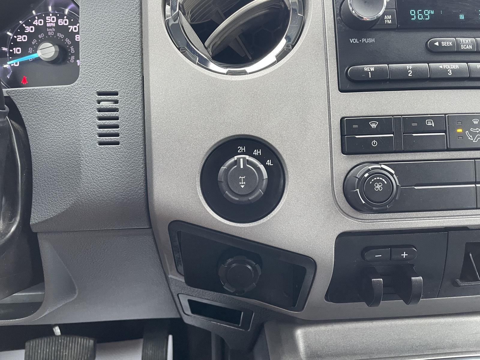 Vehicle photo 25