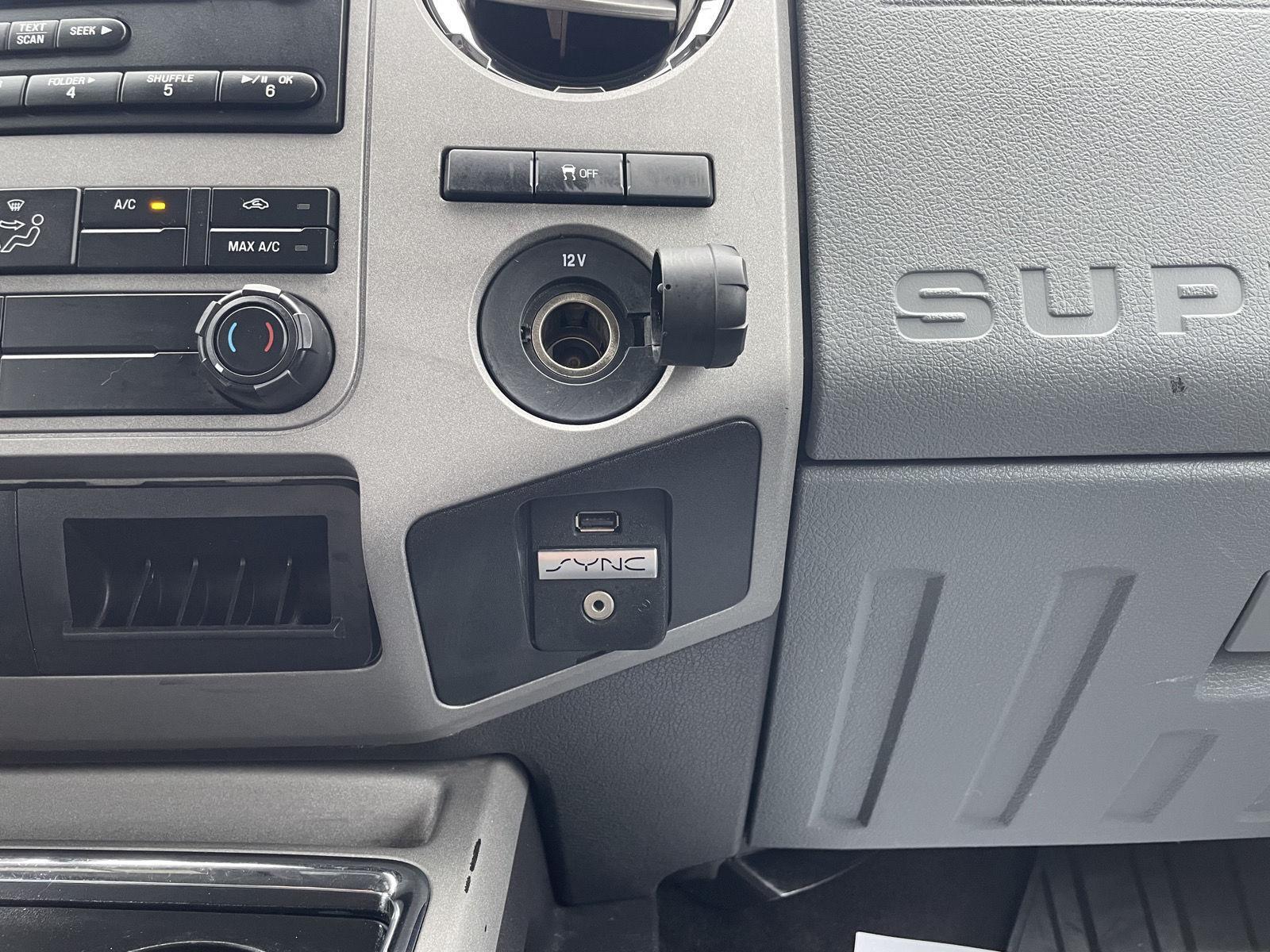 Vehicle photo 26