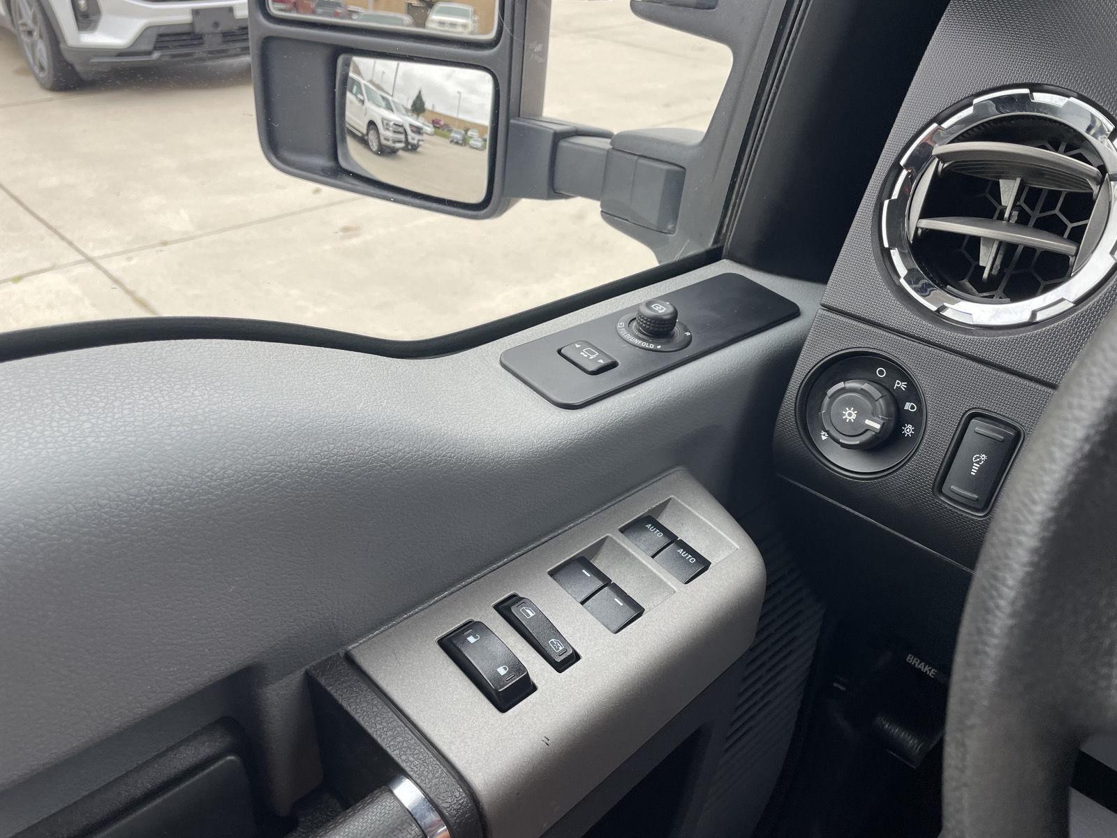 Vehicle photo 27