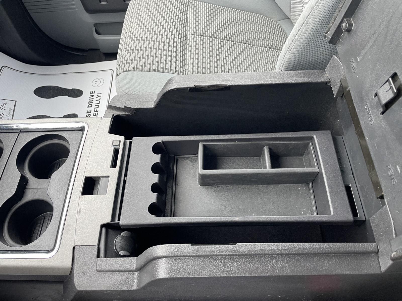 Vehicle photo 29