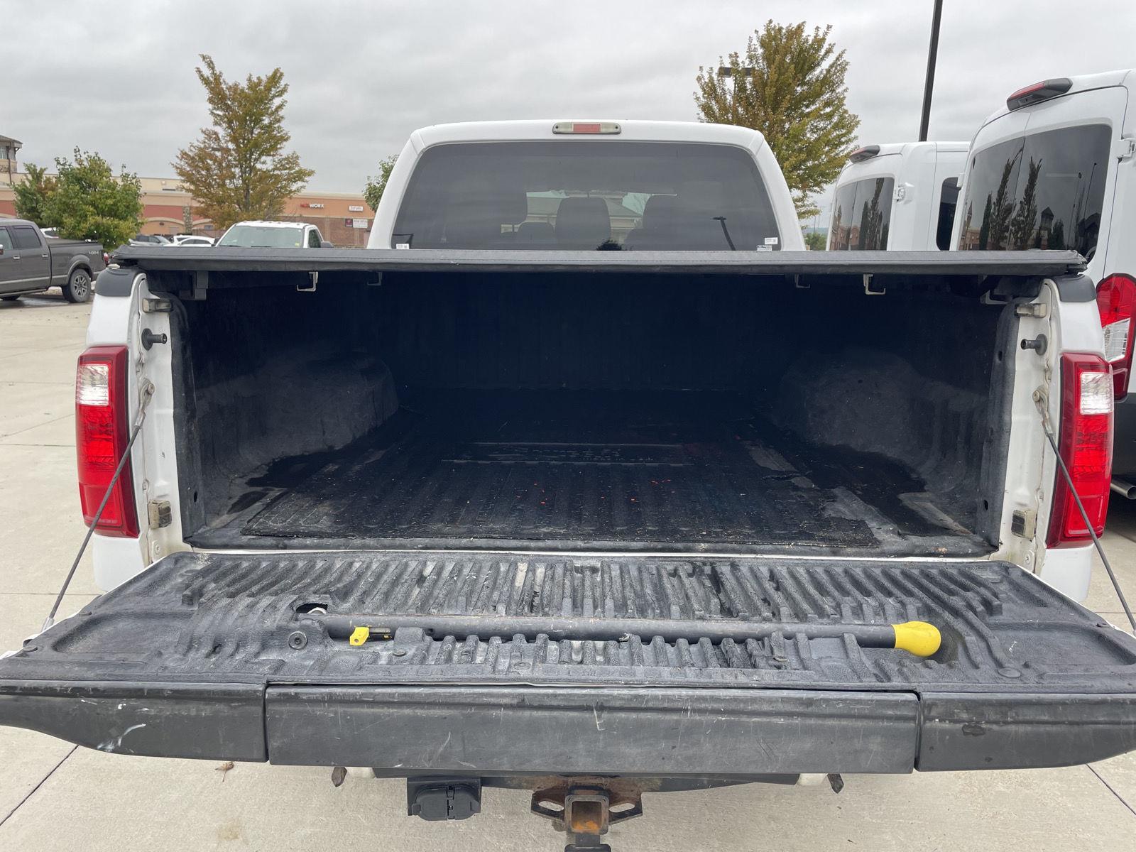 Vehicle photo 33