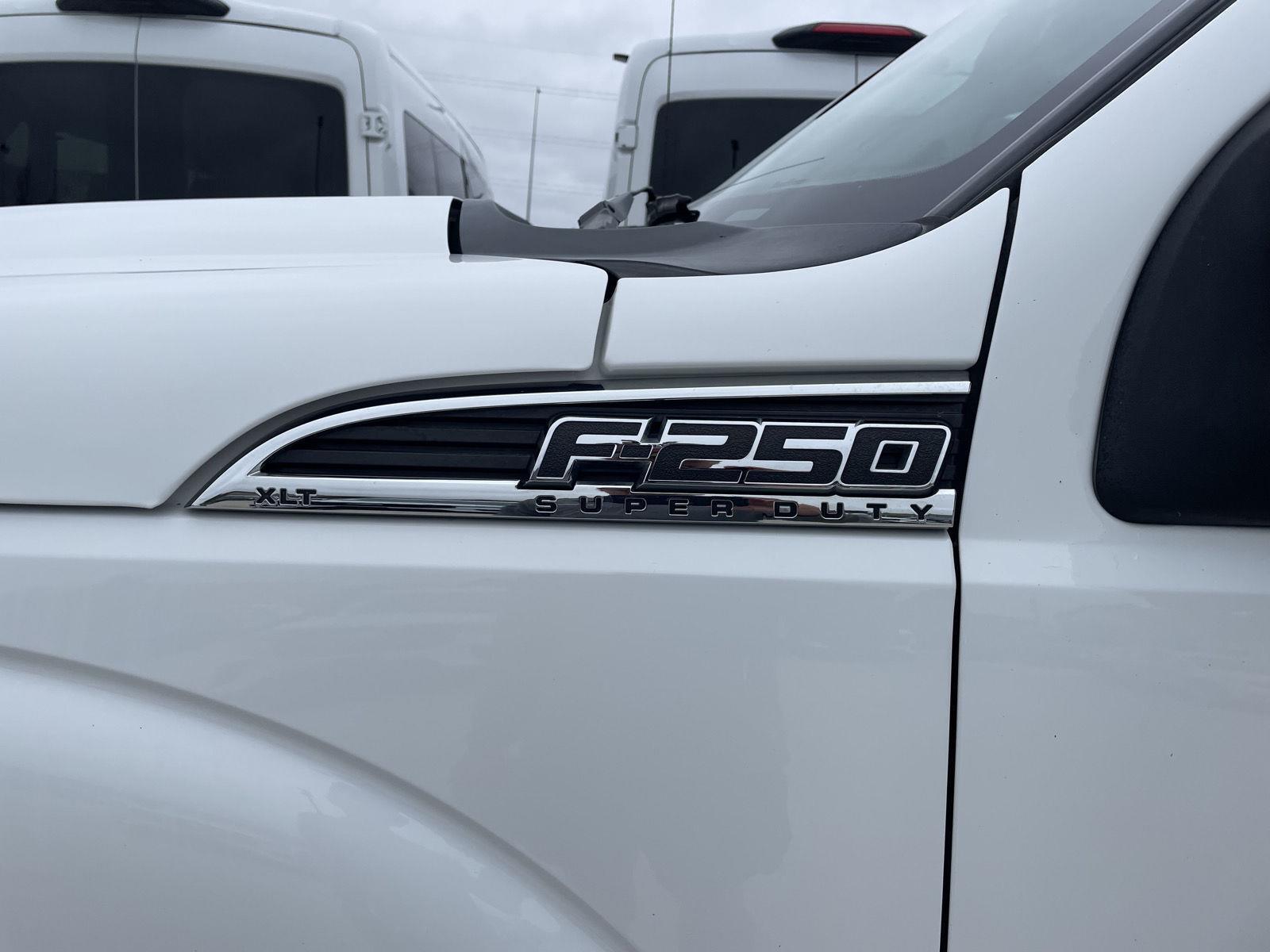 Vehicle photo 35