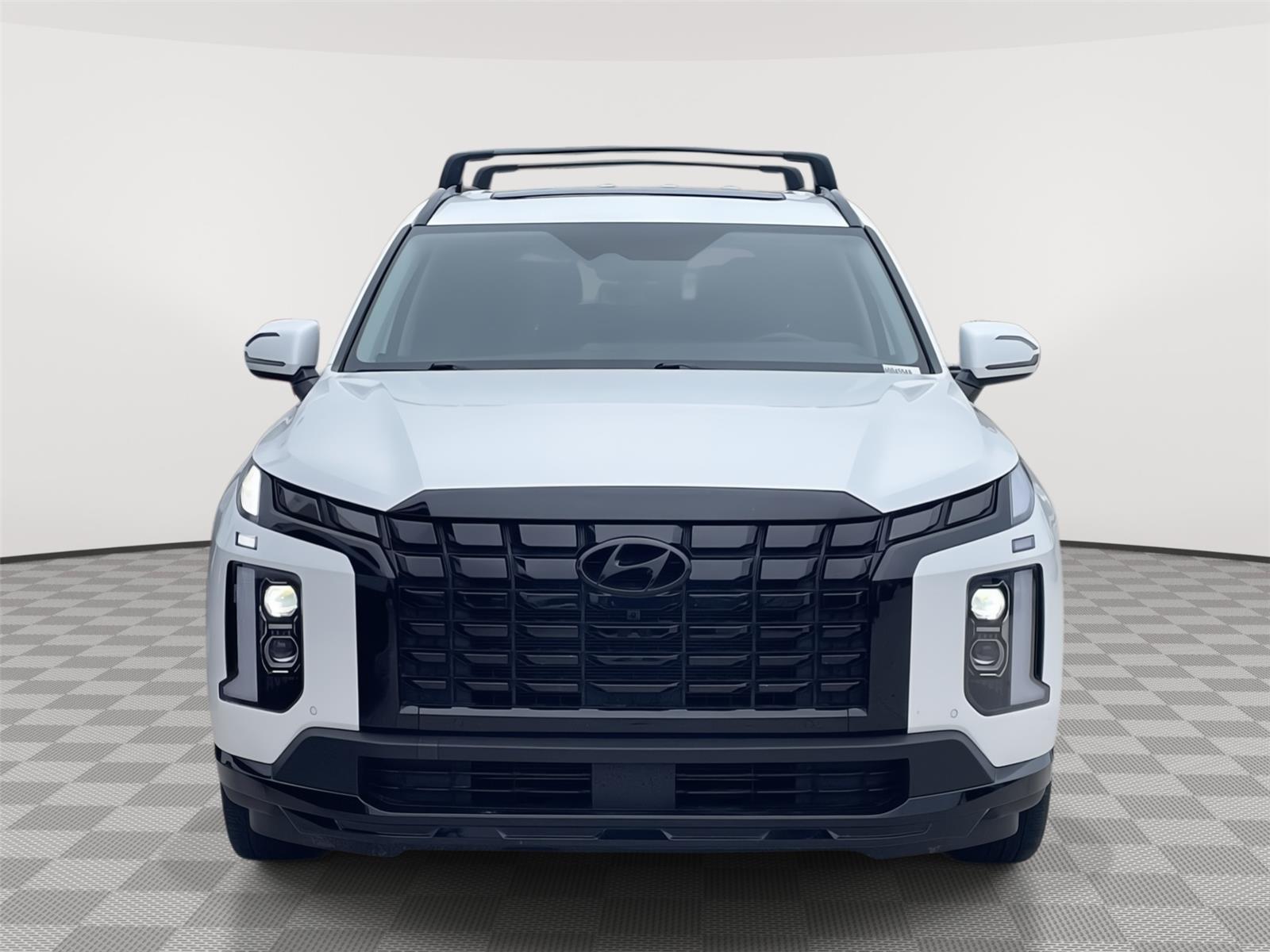 Vehicle photo 4