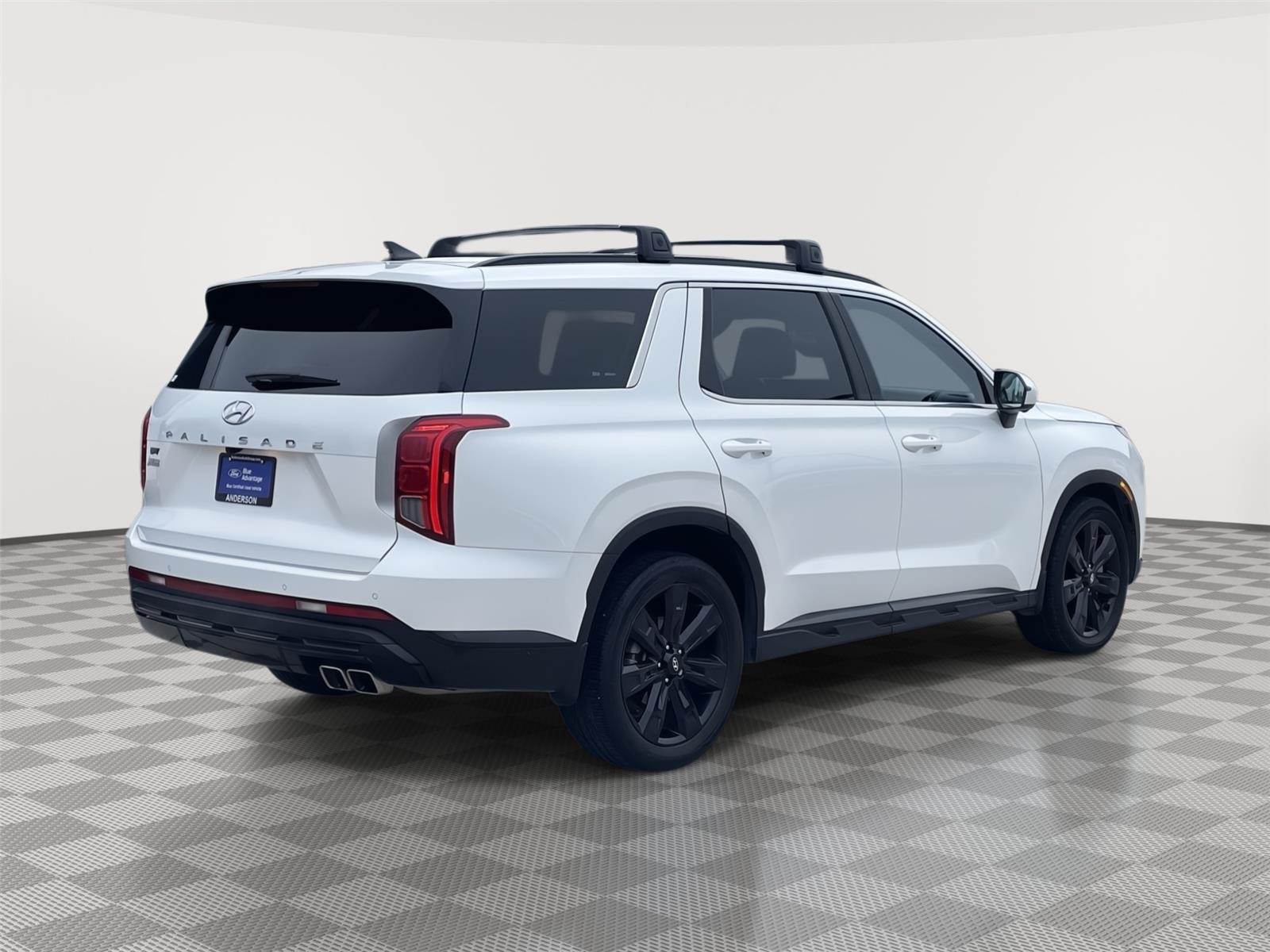 Vehicle photo 7