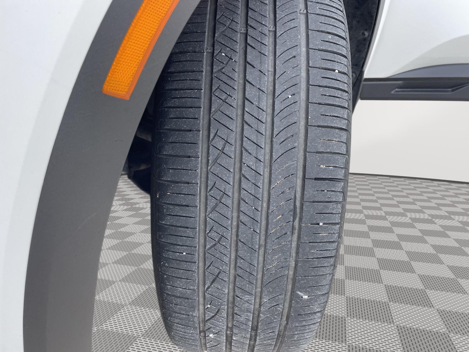 Vehicle photo 11
