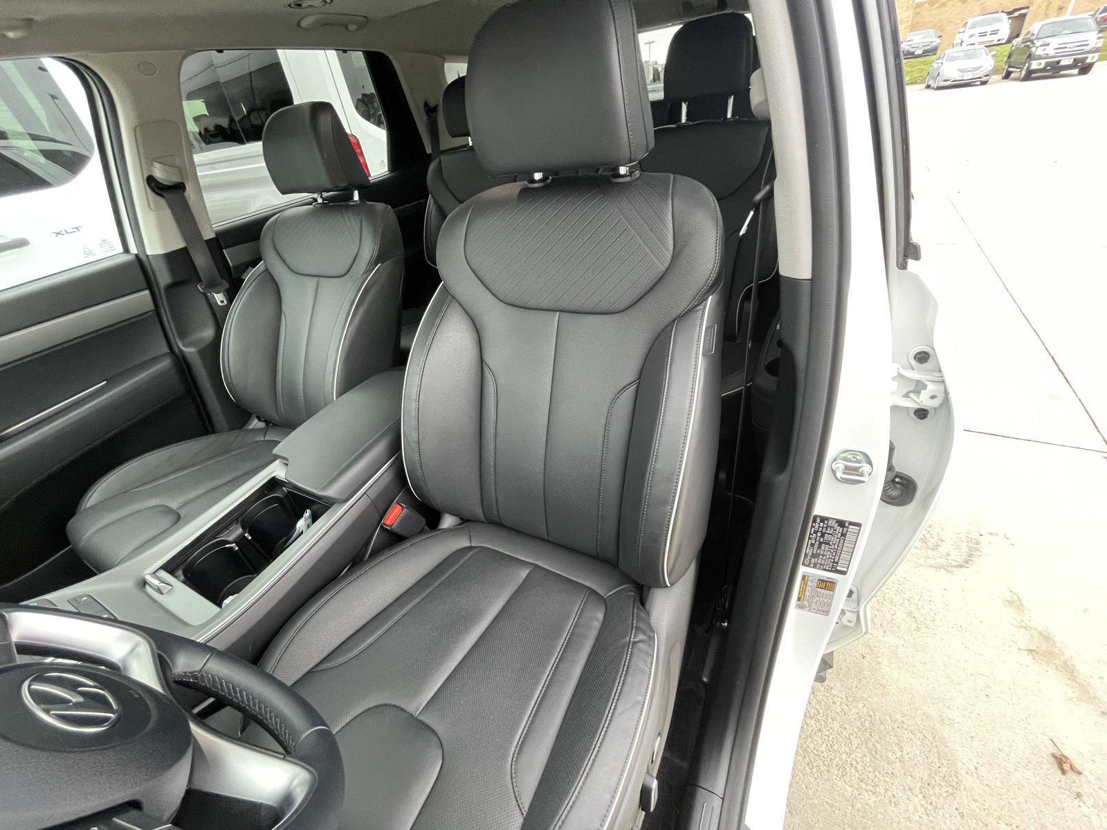 Vehicle photo 18