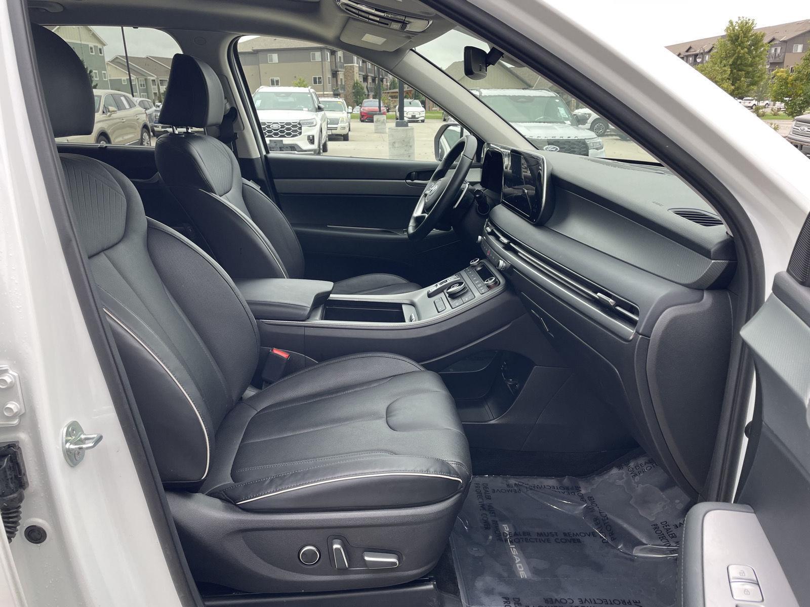 Vehicle photo 19