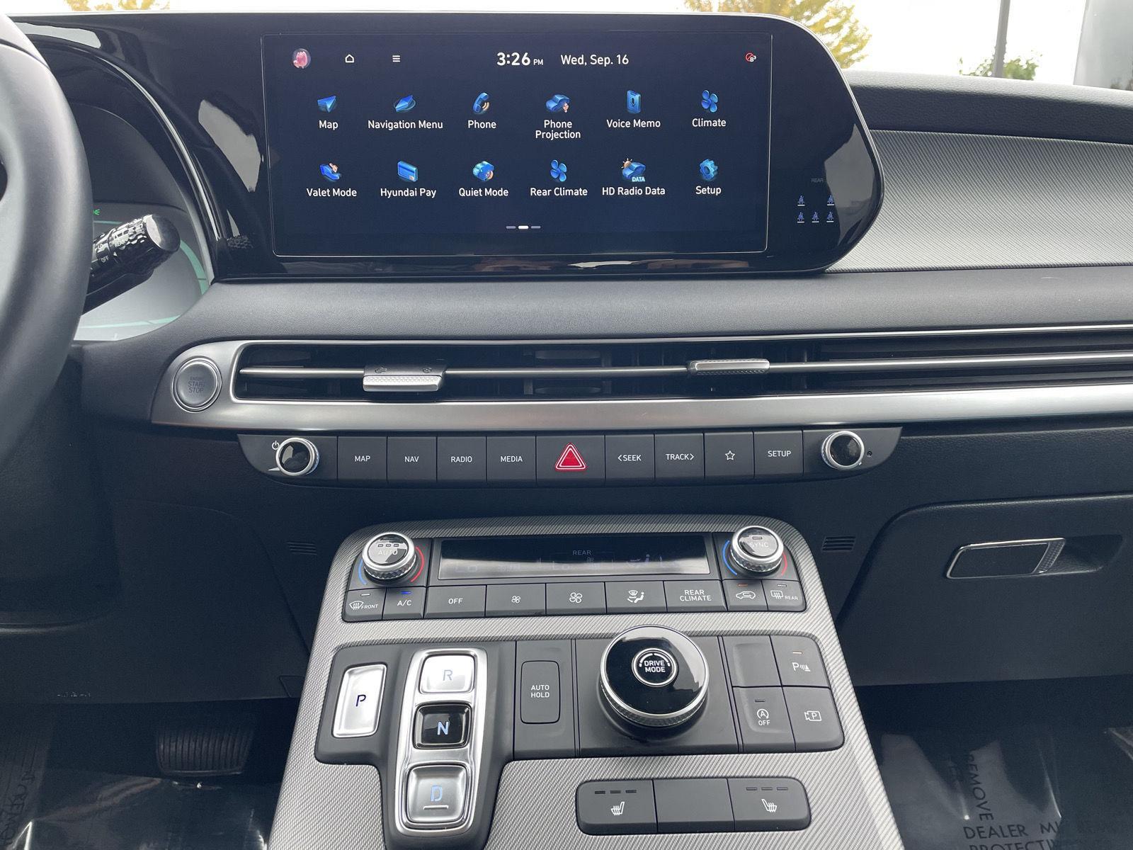 Vehicle photo 23