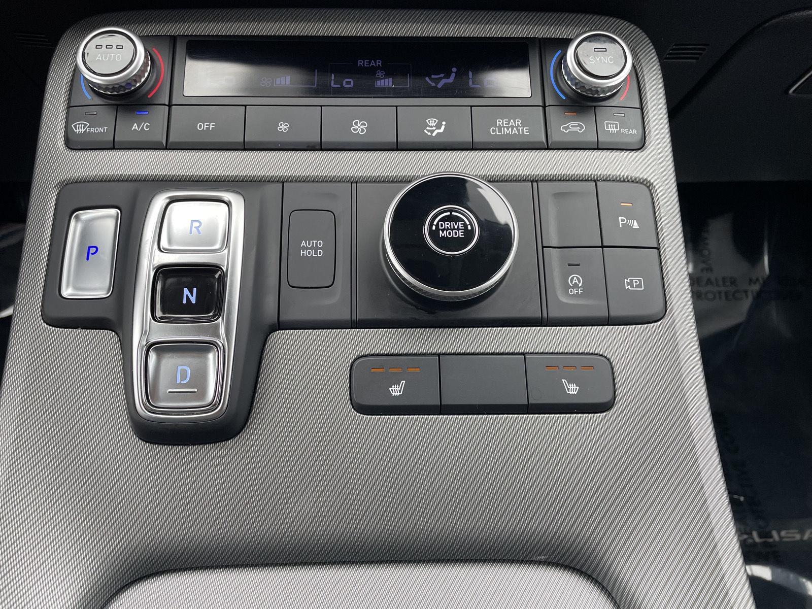 Vehicle photo 29