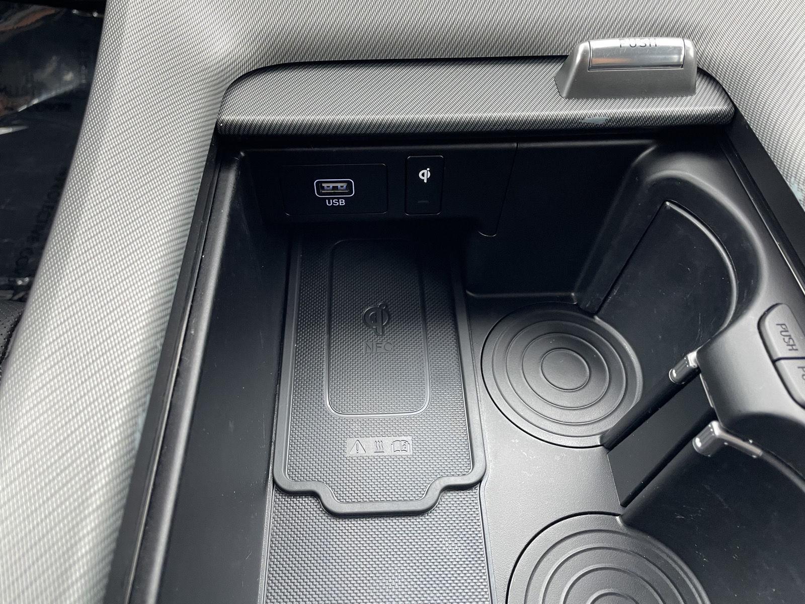 Vehicle photo 30