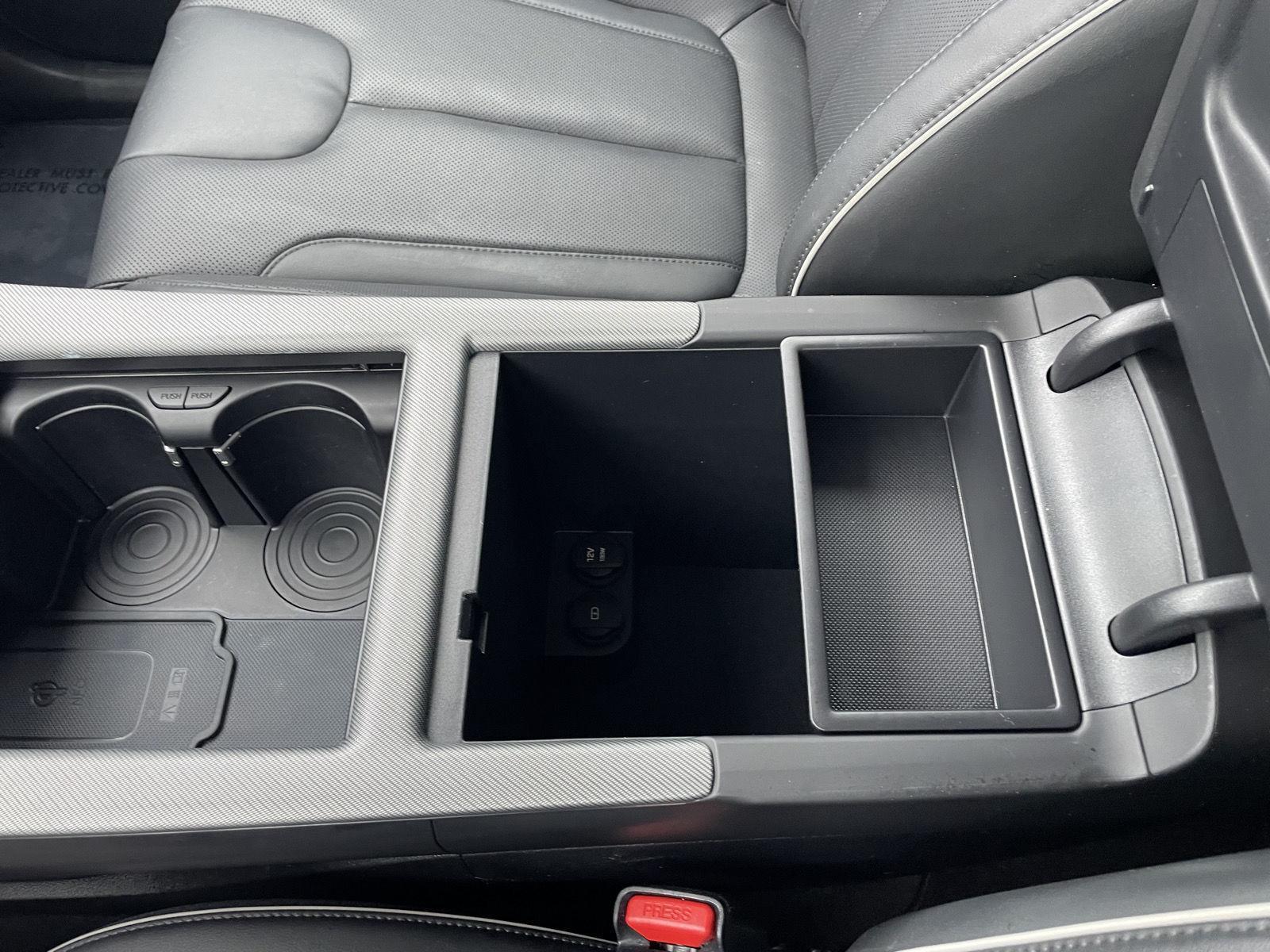 Vehicle photo 32
