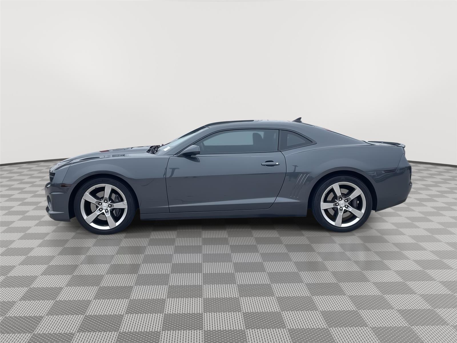 Vehicle photo 2