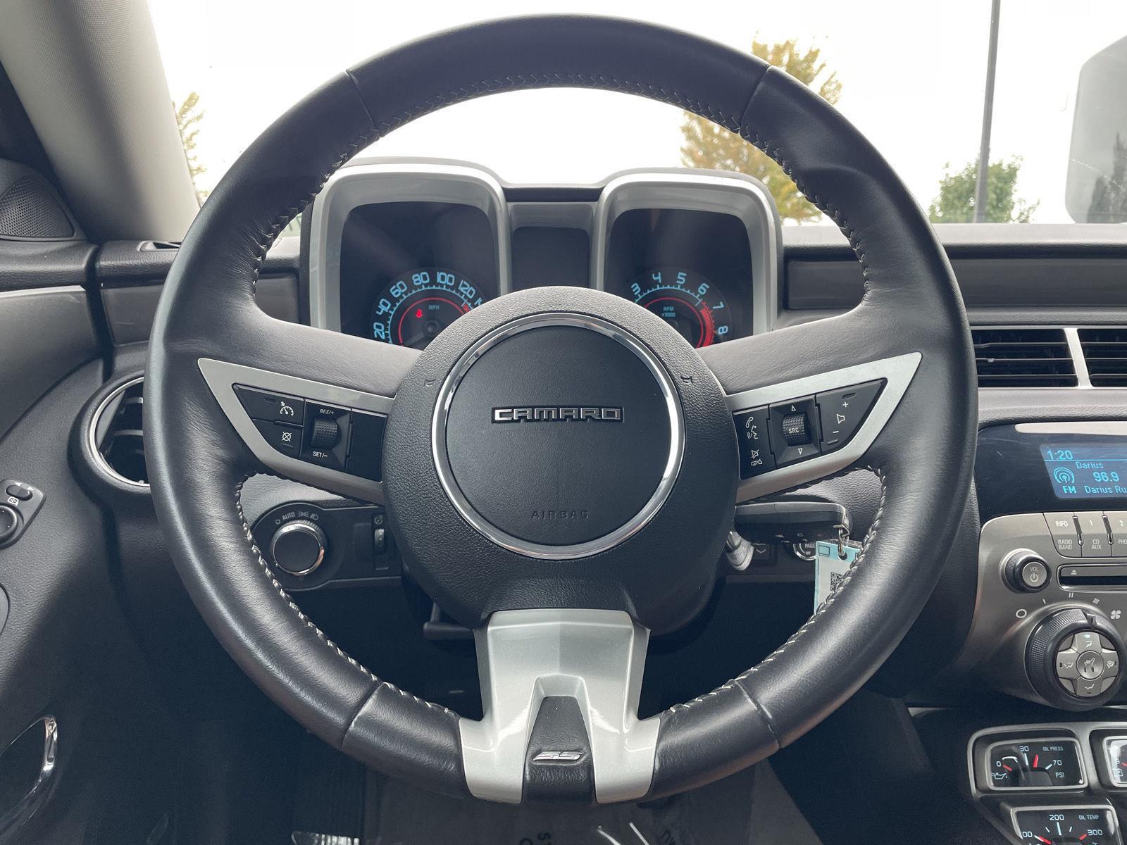 Vehicle photo 12