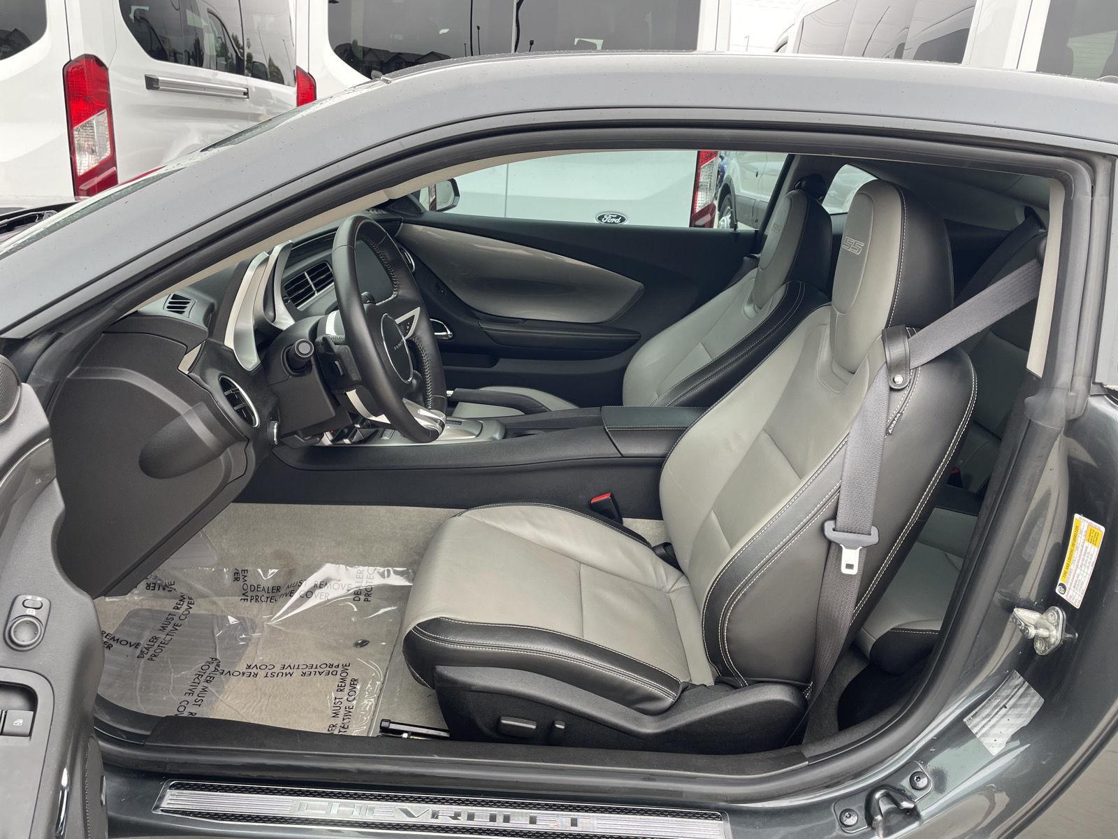 Vehicle photo 17