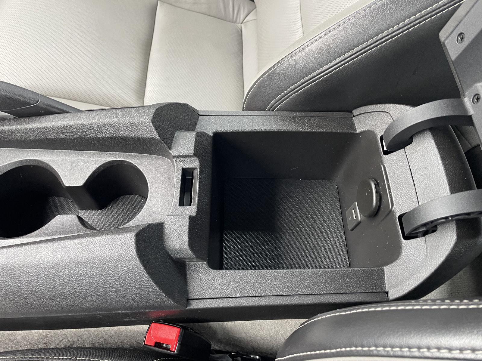 Vehicle photo 28