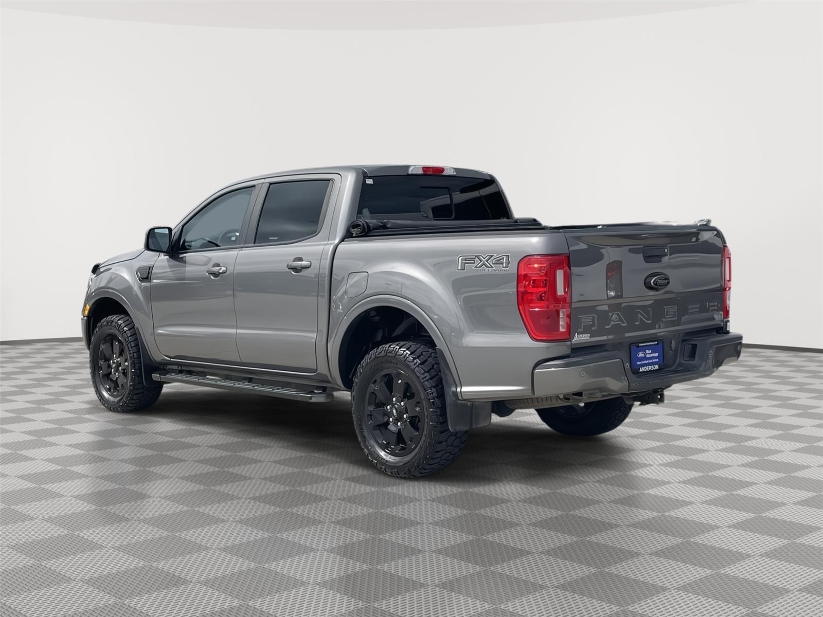 Vehicle photo 9