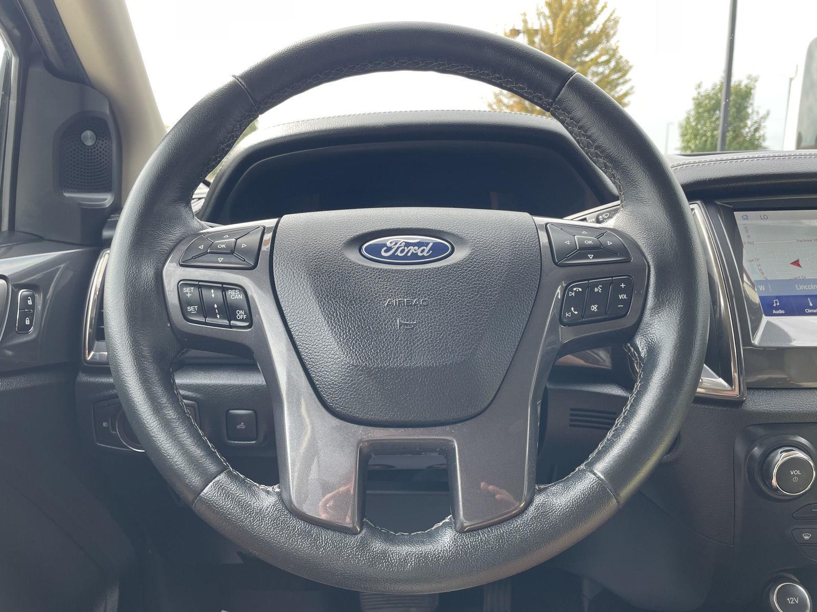 Vehicle photo 12
