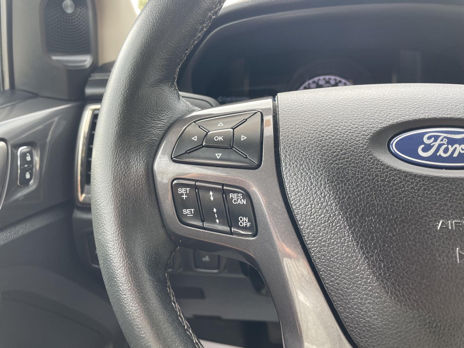 Vehicle photo 13