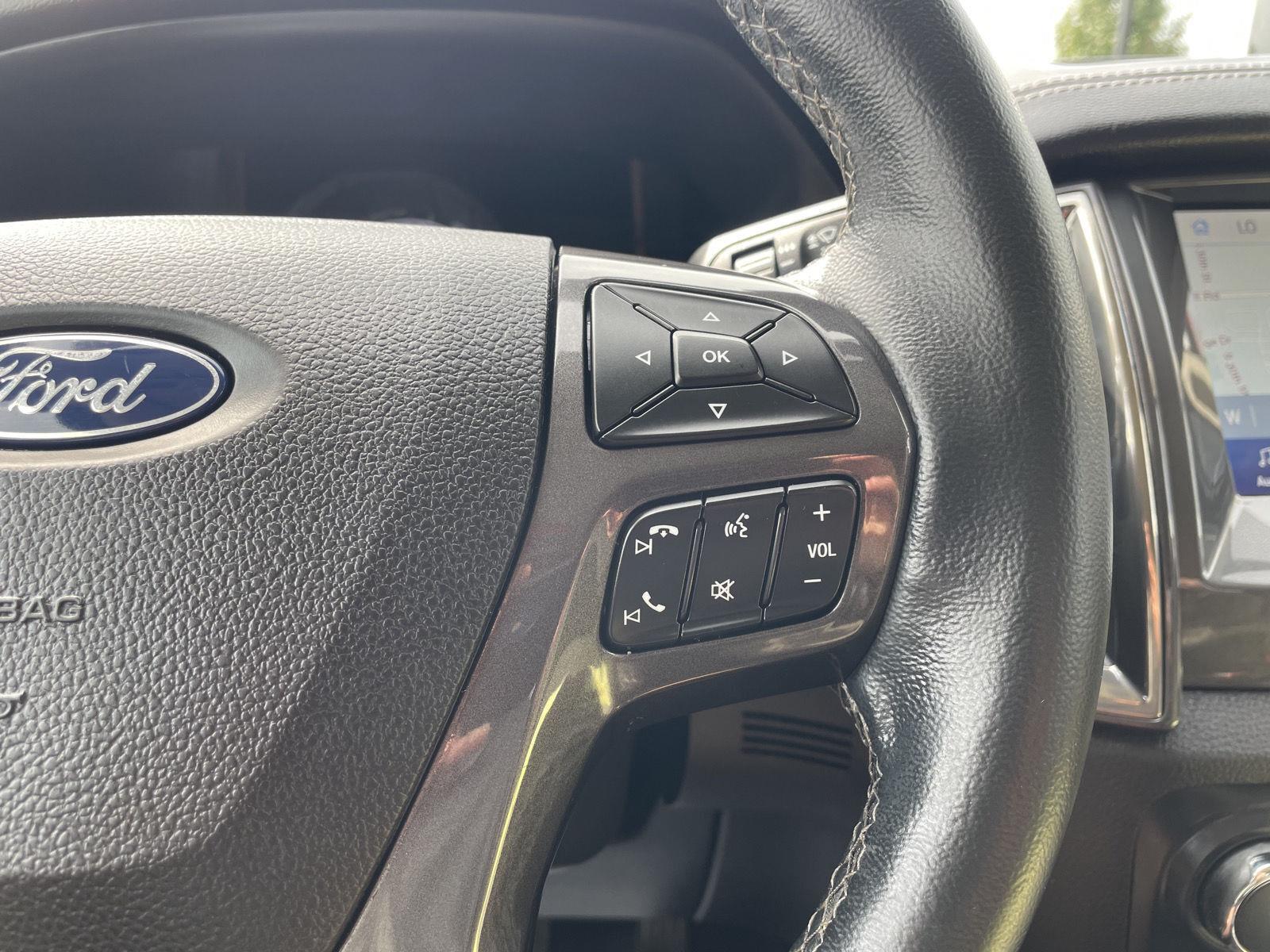 Vehicle photo 14