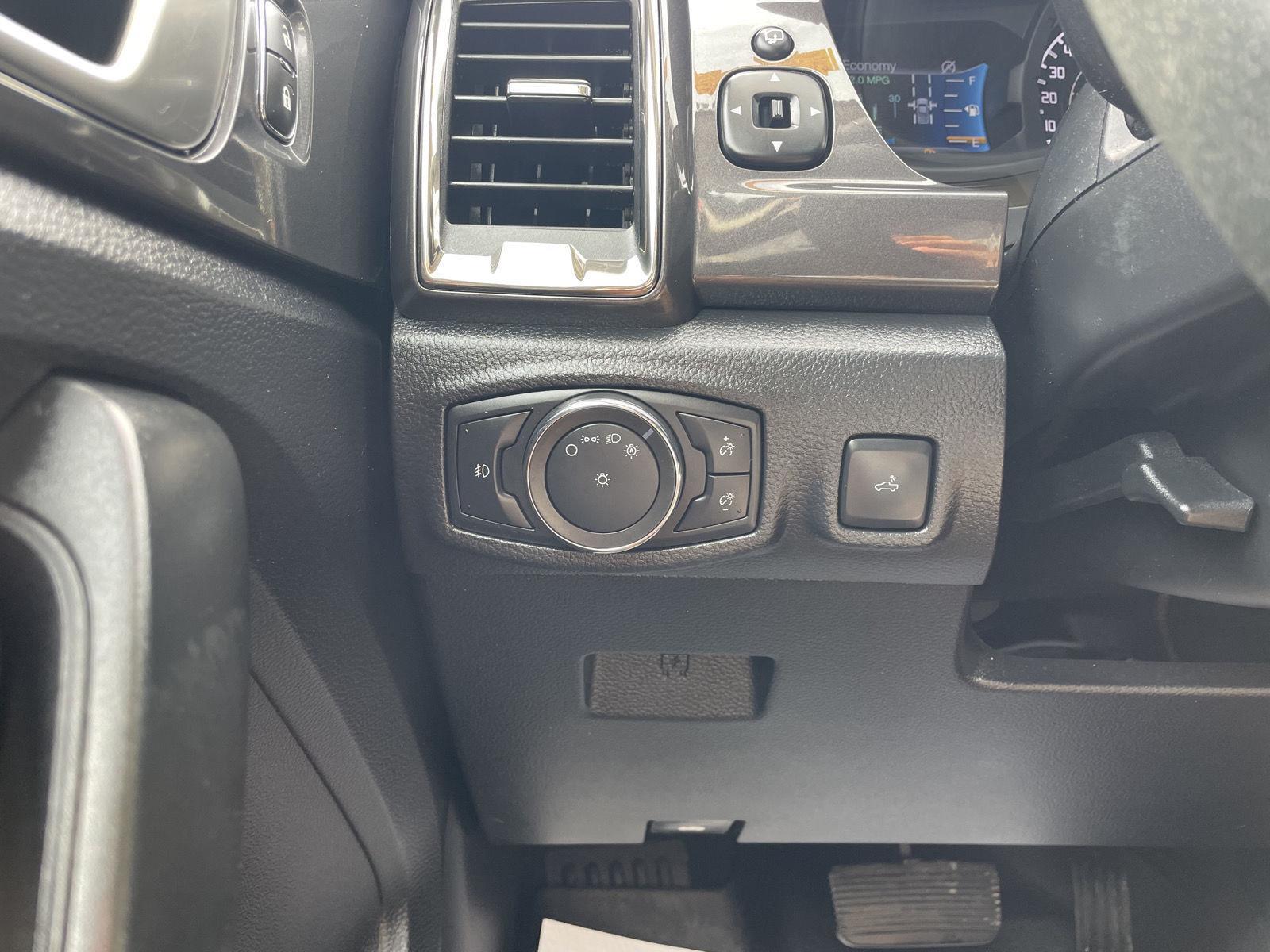 Vehicle photo 16
