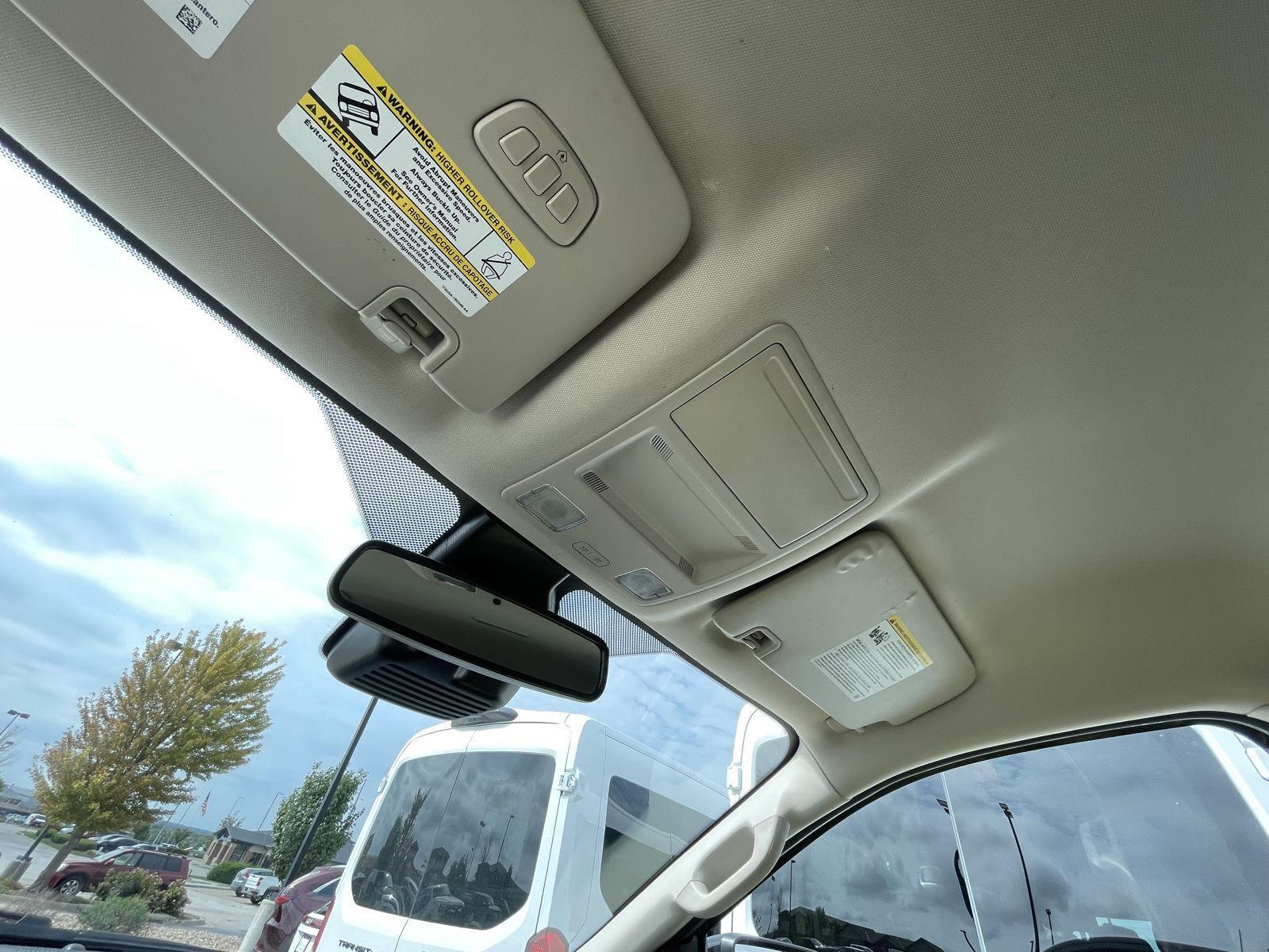 Vehicle photo 21