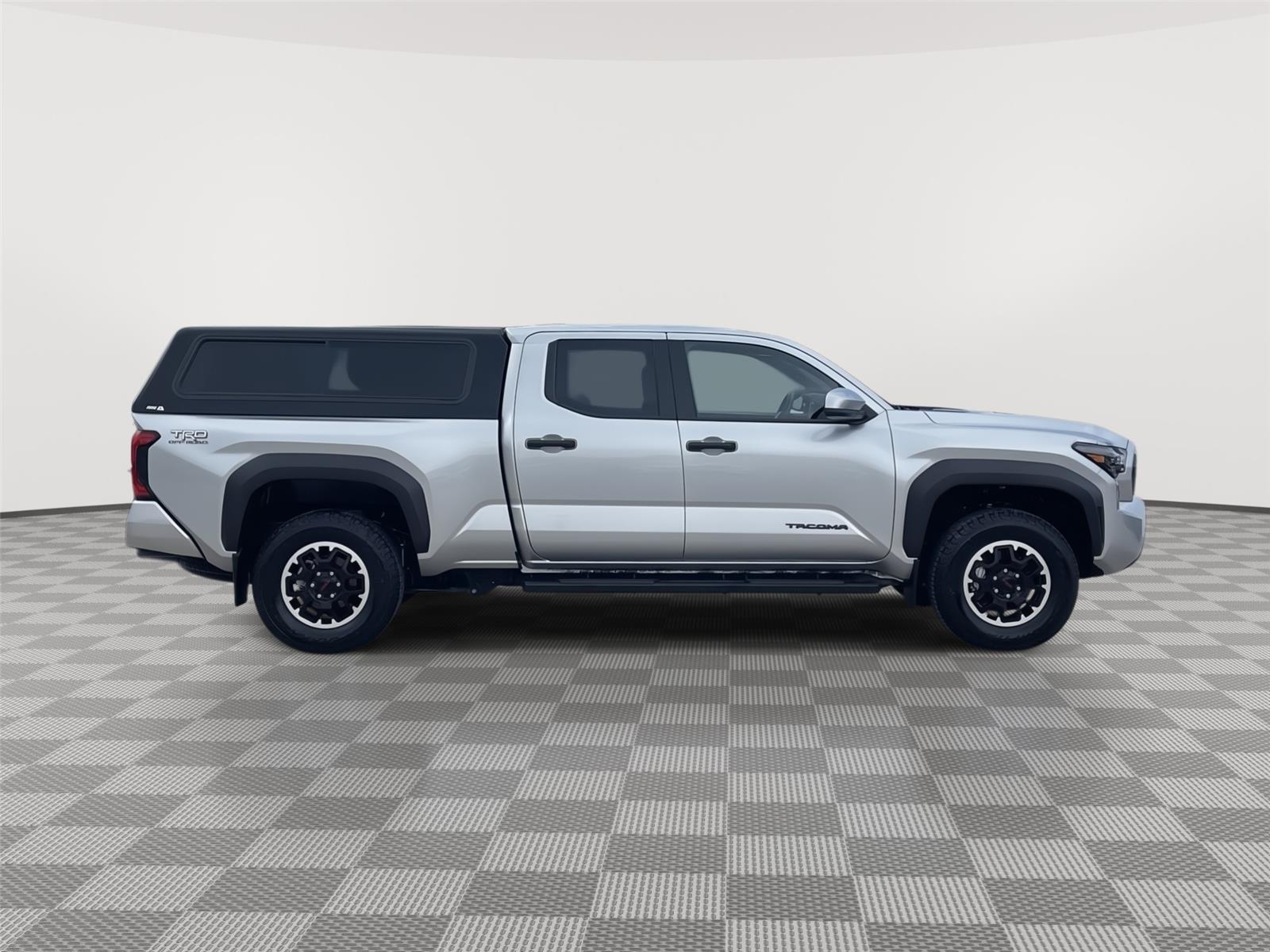 Vehicle photo 6