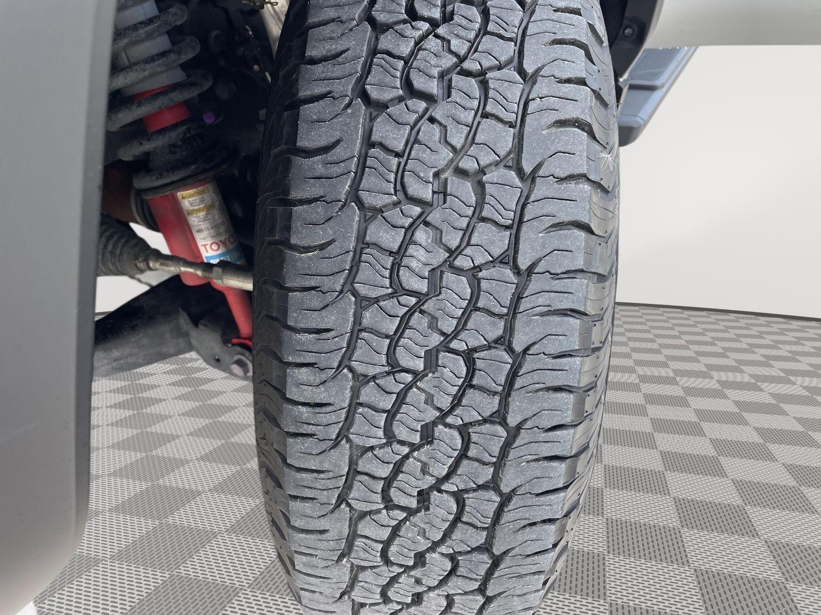 Vehicle photo 11