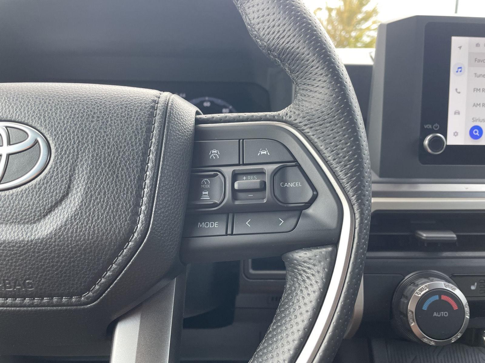 Vehicle photo 14