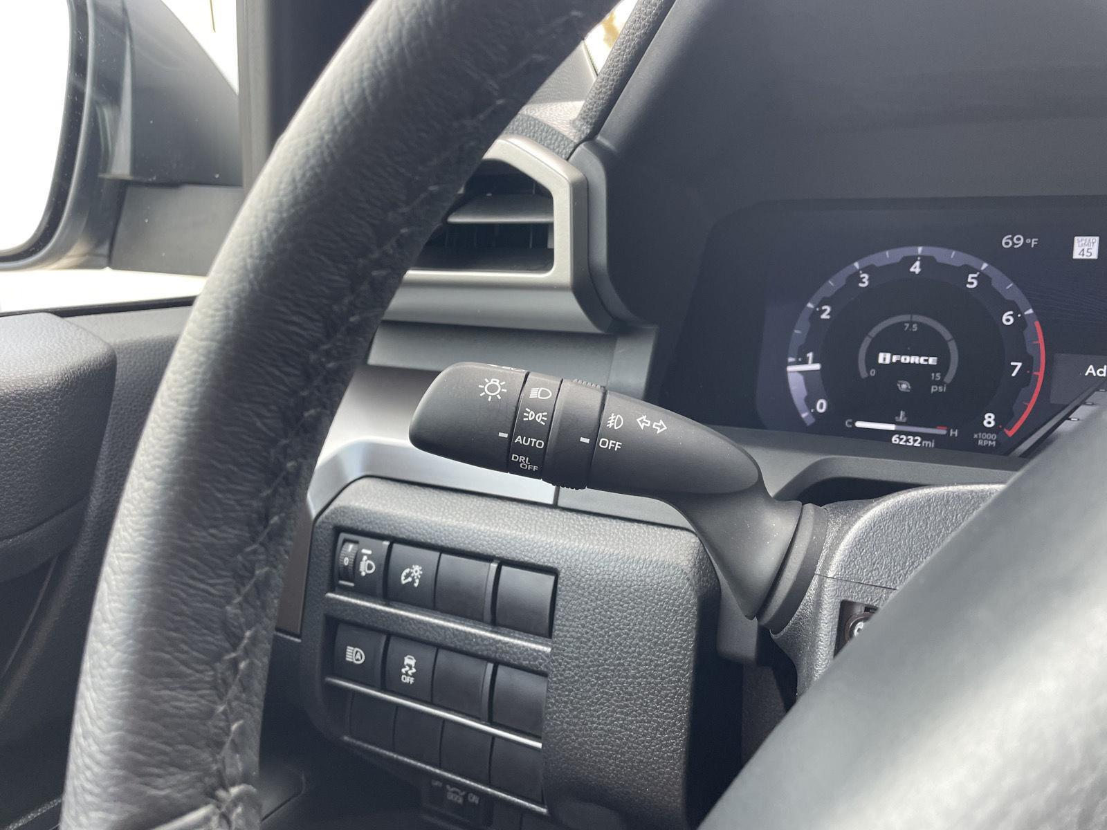 Vehicle photo 16