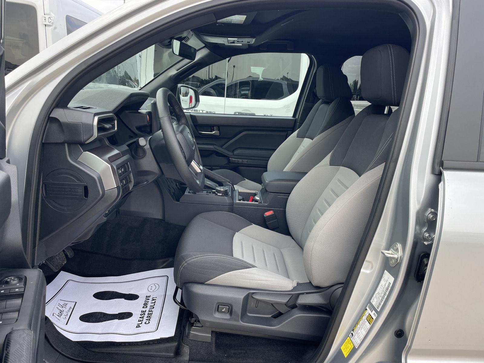 Vehicle photo 17