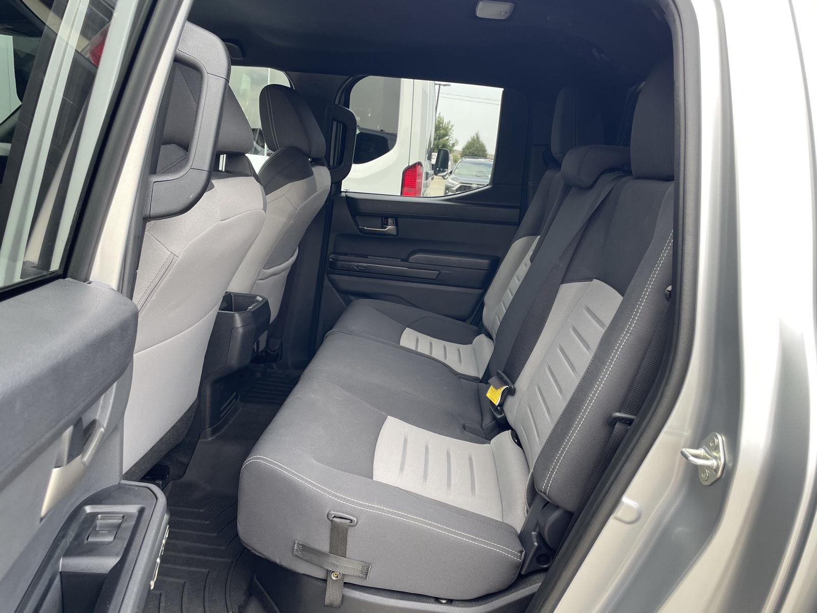Vehicle photo 20